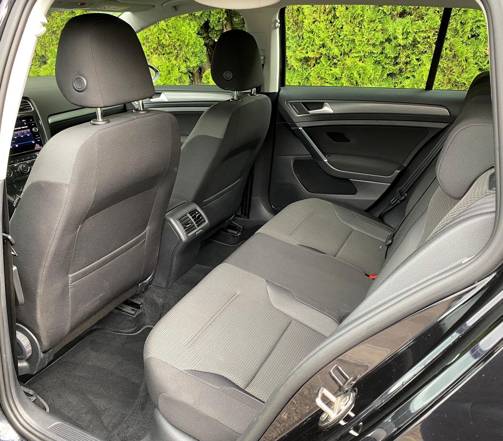 VW Golf Variant 2.0 TDI Comfortline DSG-image-10