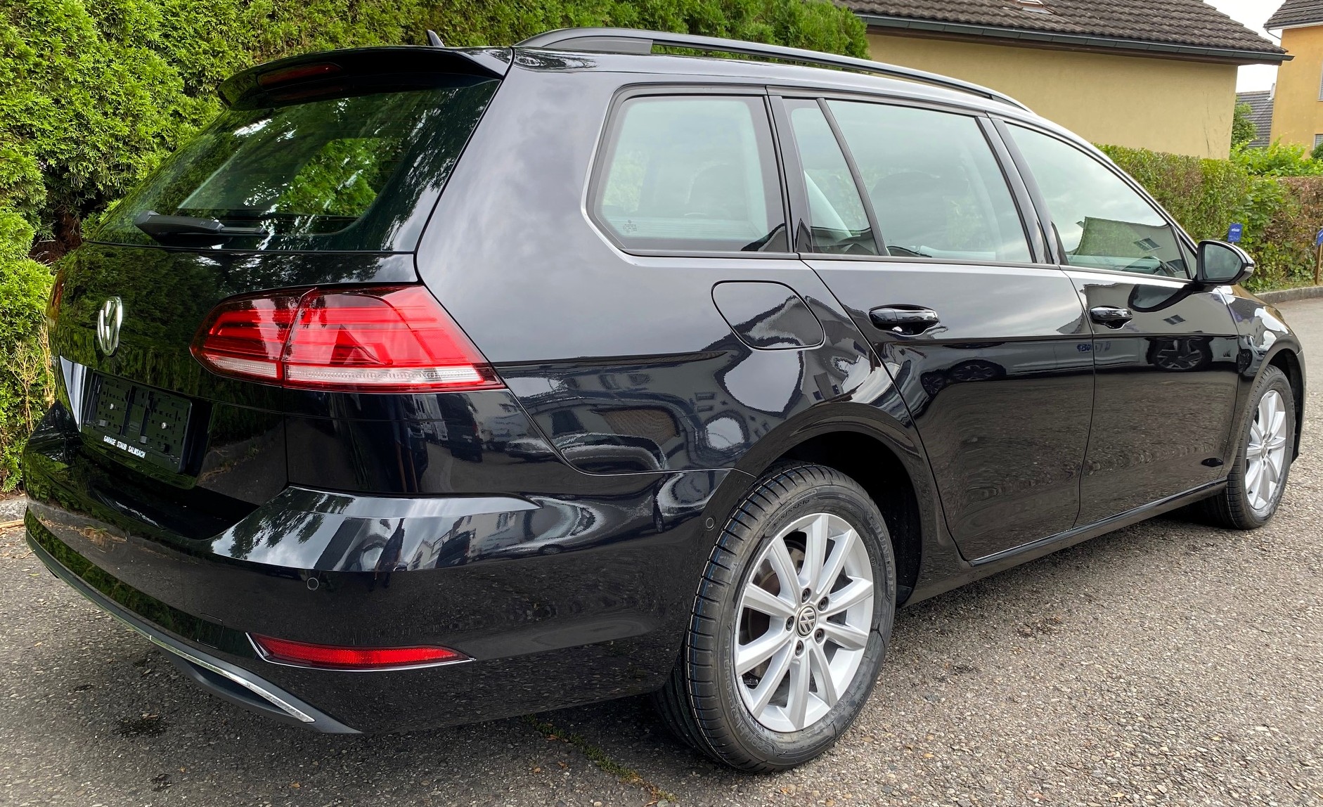 VW Golf Variant 2.0 TDI Comfortline DSG-image-5
