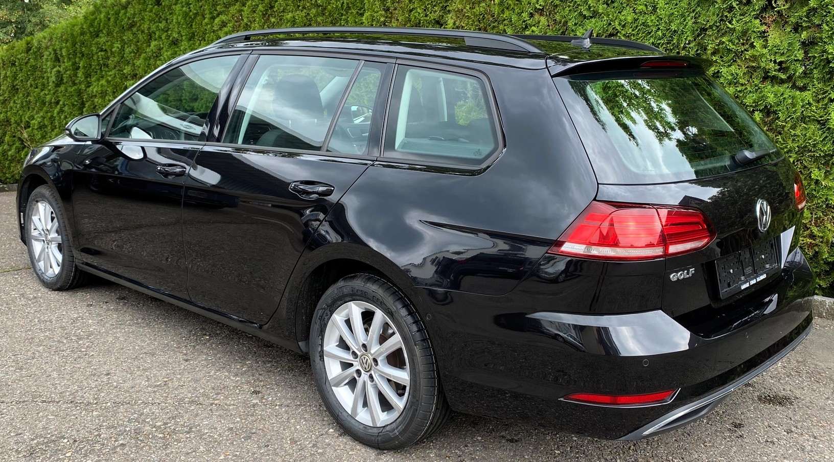 VW Golf Variant 2.0 TDI Comfortline DSG-image-6