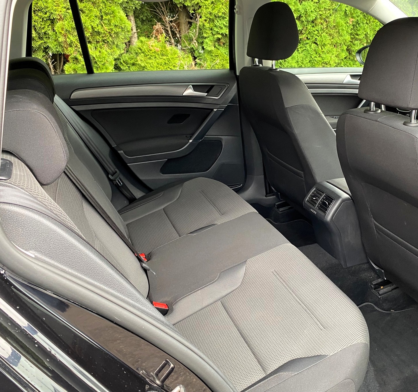 VW Golf Variant 2.0 TDI Comfortline DSG-image-11