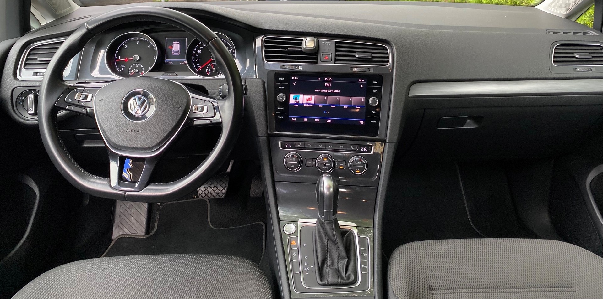 VW Golf Variant 2.0 TDI Comfortline DSG-image-8