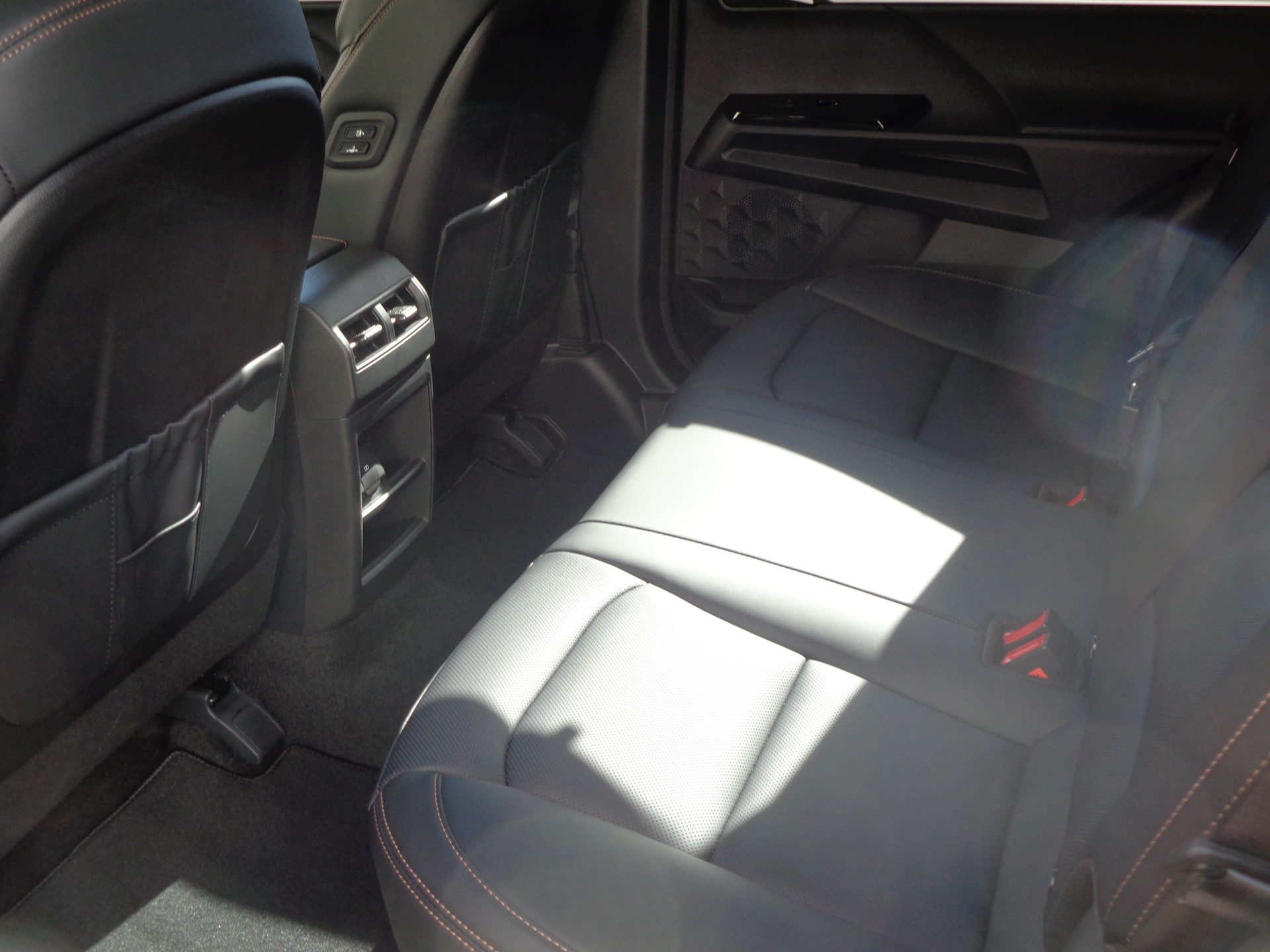 KGM-SsangYong Torres 1.5 TGDI Hybrid HEVTitanium AT-image-9
