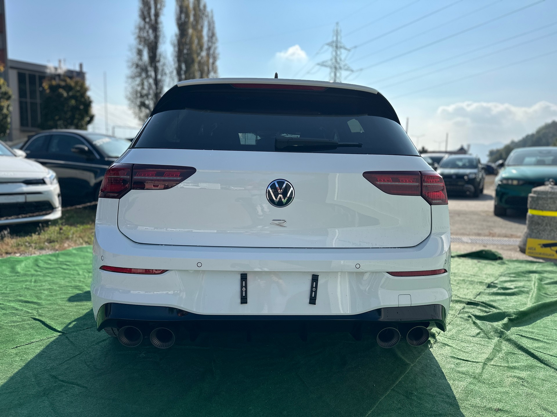 VW Golf 2.0 TSI R DSG 4Motion-image-5