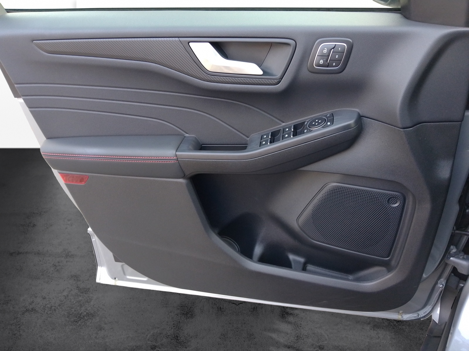 FORD Kuga 2.5 Plug-in Hybrid ST-Line X-image-10