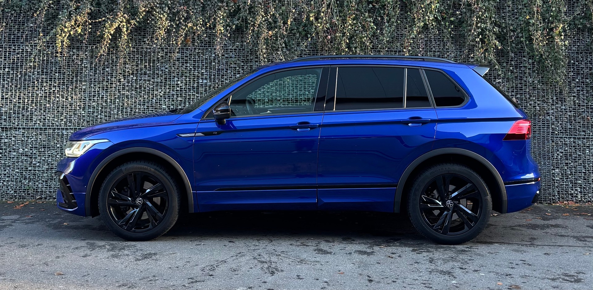 VW Tiguan 2.0TSI R-Line 4Motion DSG Leasing ab 345.- 1 J Garantie 3 J Gratisservice-image-1