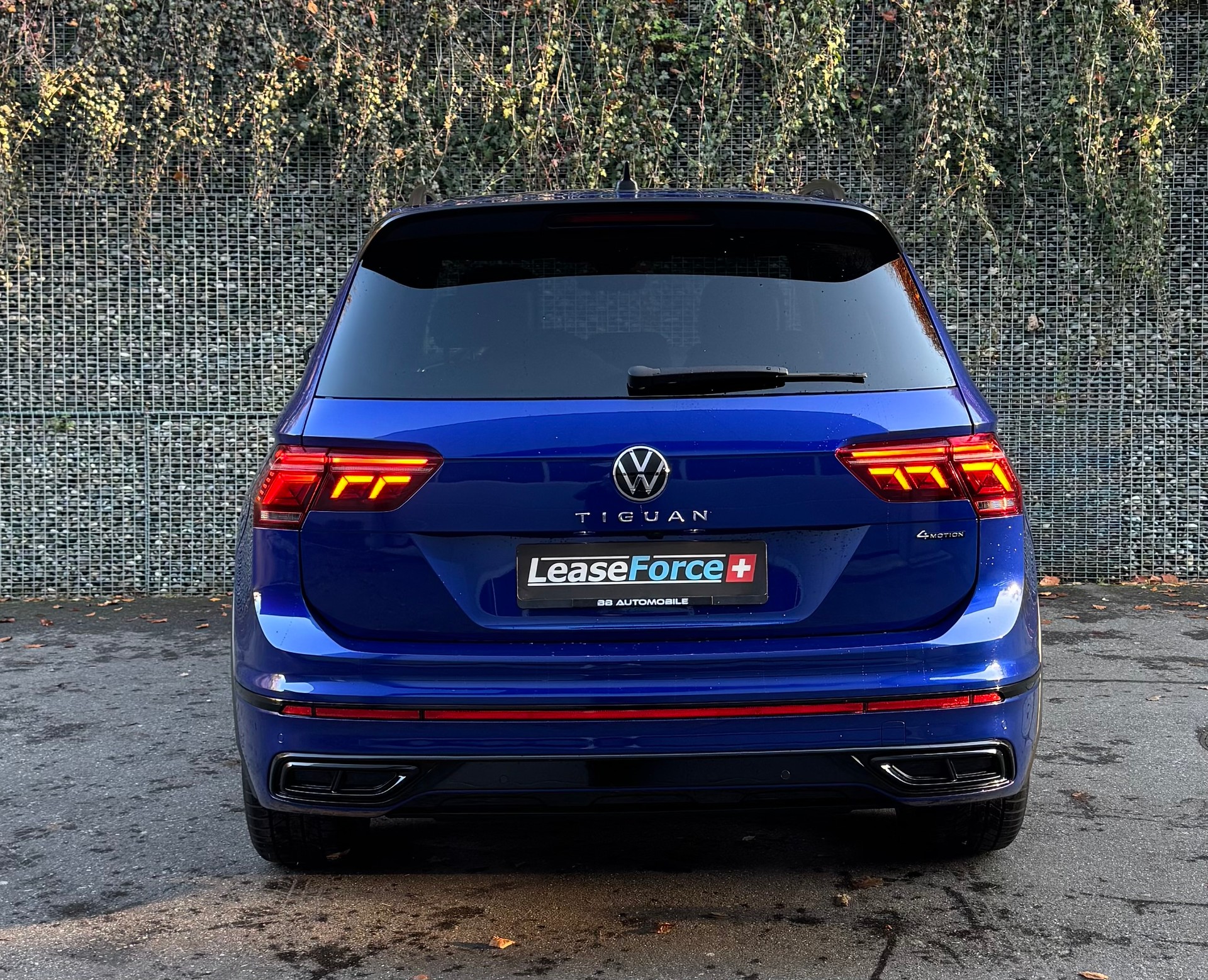 VW Tiguan 2.0TSI R-Line 4Motion DSG Leasing ab 345.- 1 J Garantie 3 J Gratisservice-image-3