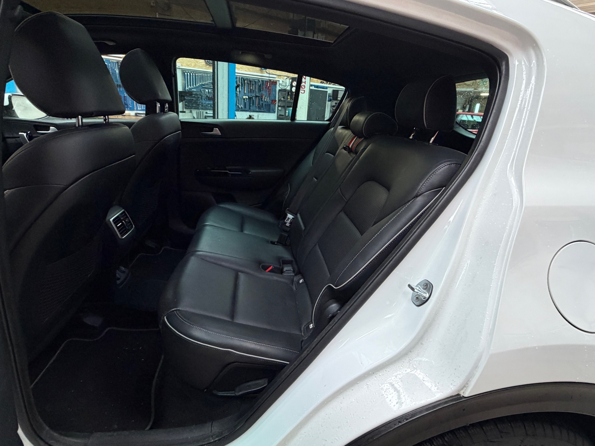 KIA Sportage 2.0CRDi Style GT Line 4WD Automat-image-7