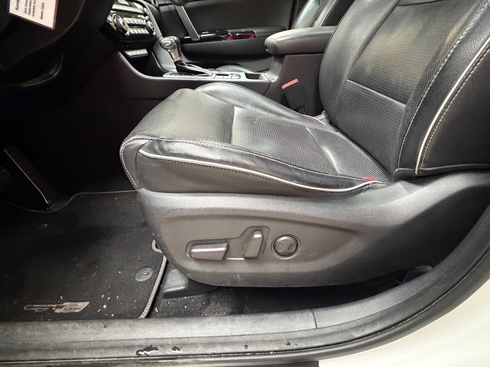 KIA Sportage 2.0CRDi Style GT Line 4WD Automat-image-6