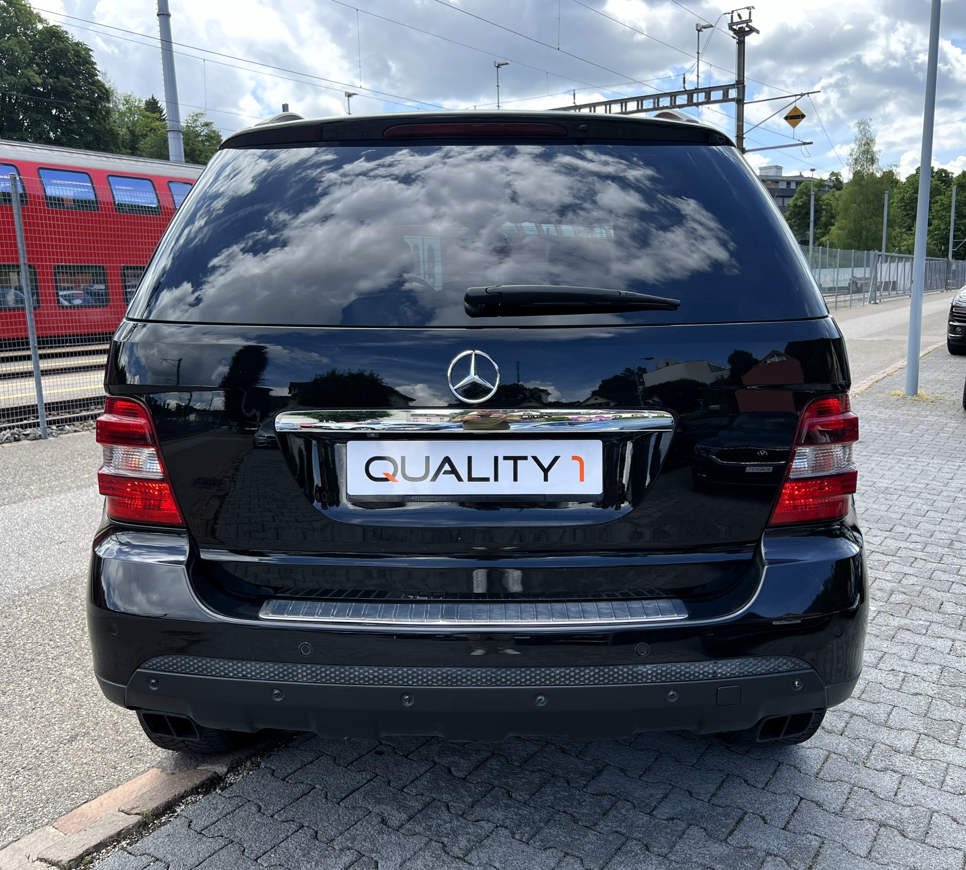 MERCEDES-BENZ ML 320 CDI 4Matic Edition7G-Tronic-showroom-element-3