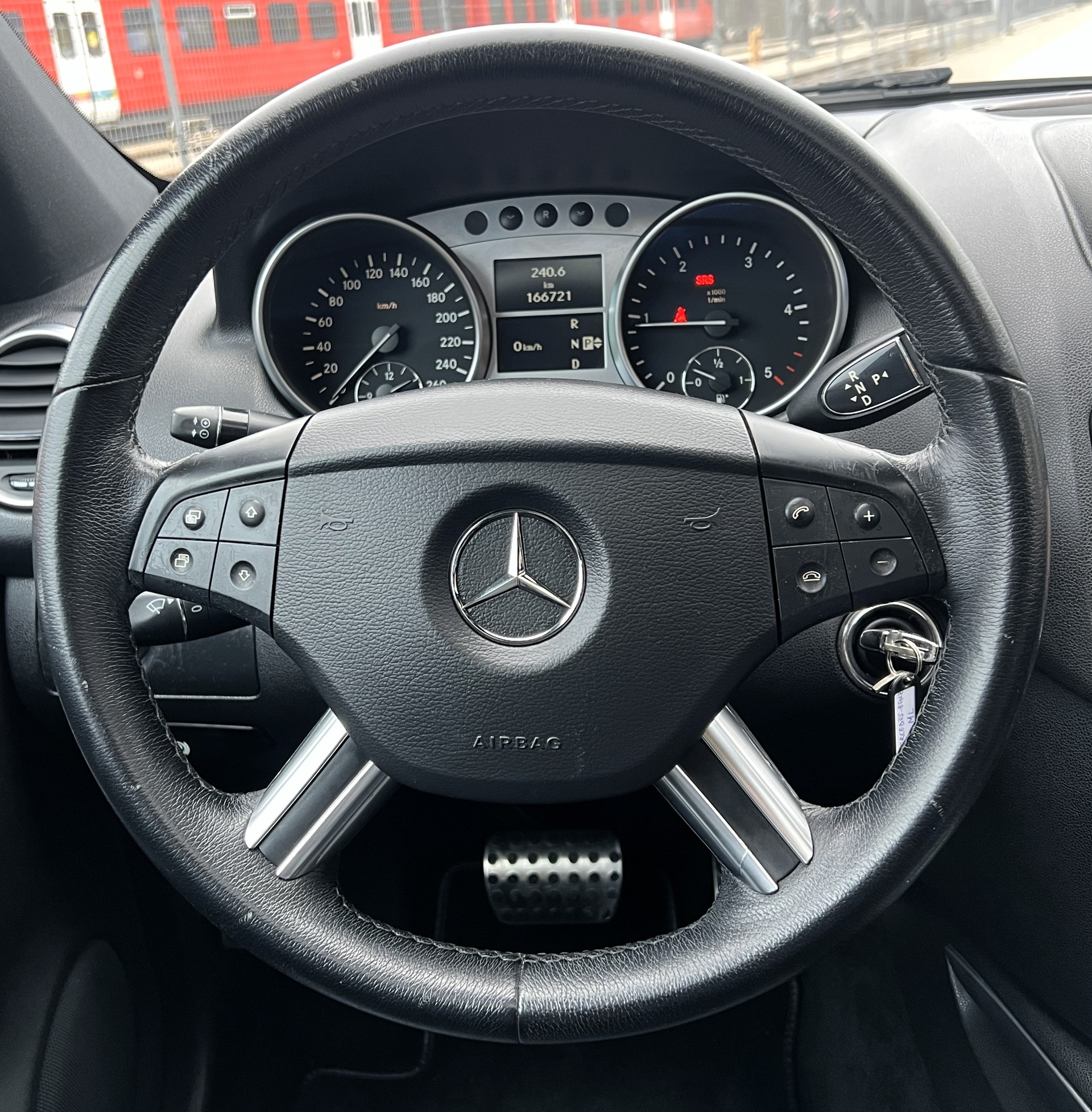 MERCEDES-BENZ ML 320 CDI 4Matic Edition7G-Tronic-image-23