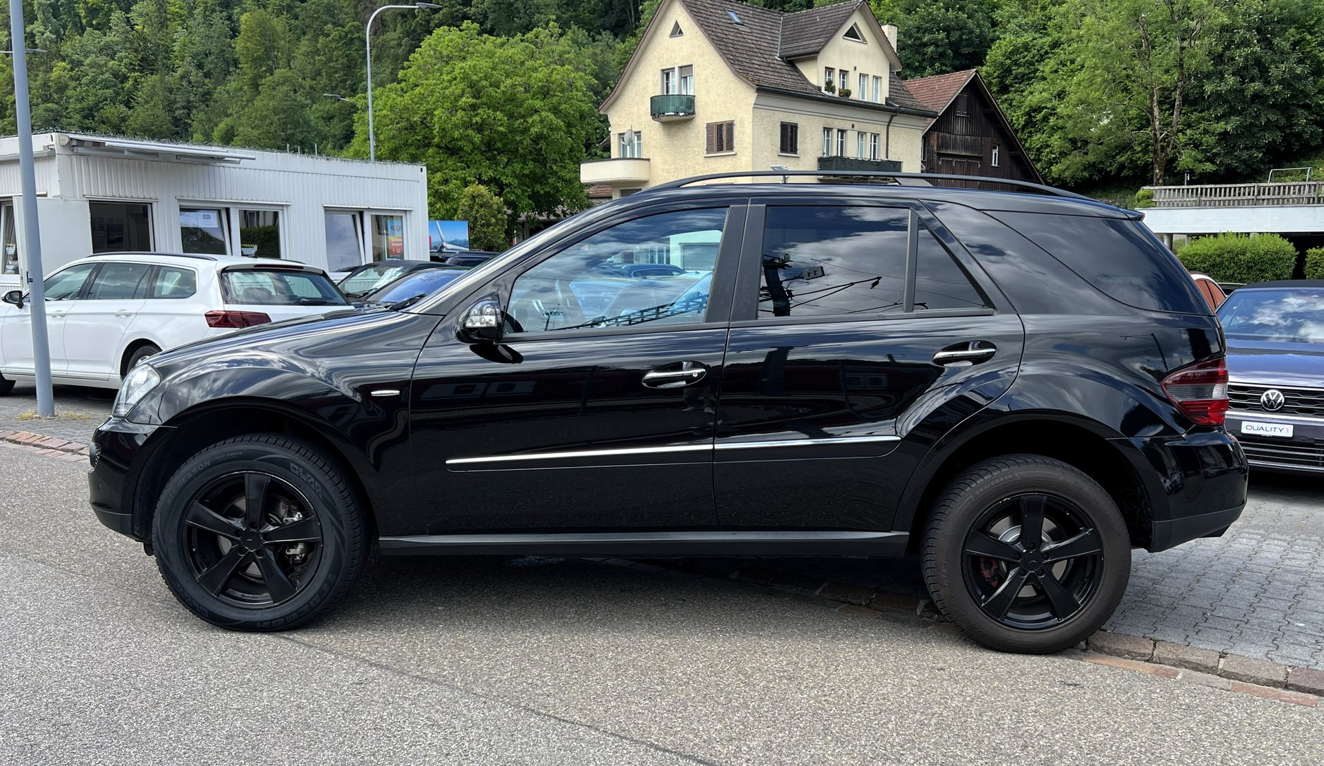 MERCEDES-BENZ ML 320 CDI 4Matic Edition7G-Tronic-showroom-element-1