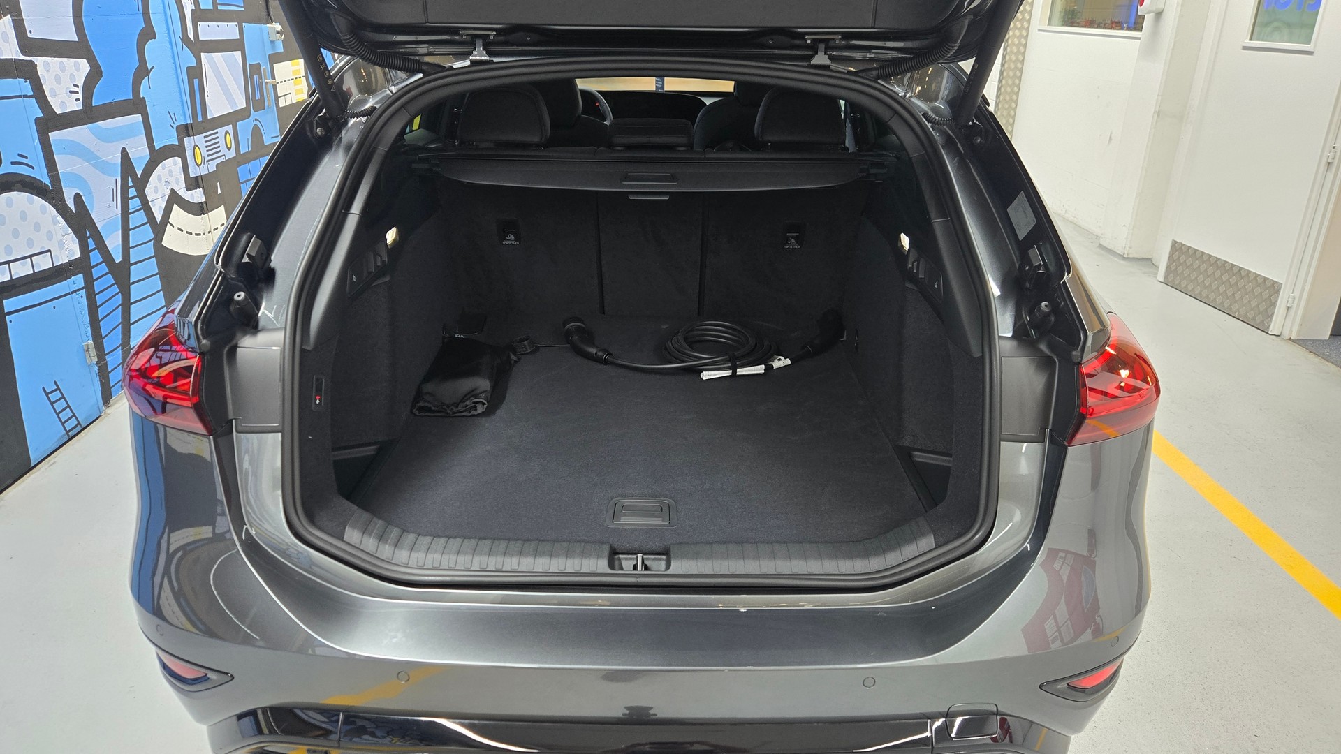 AUDI A6 Avant e-tron quattro-image-5