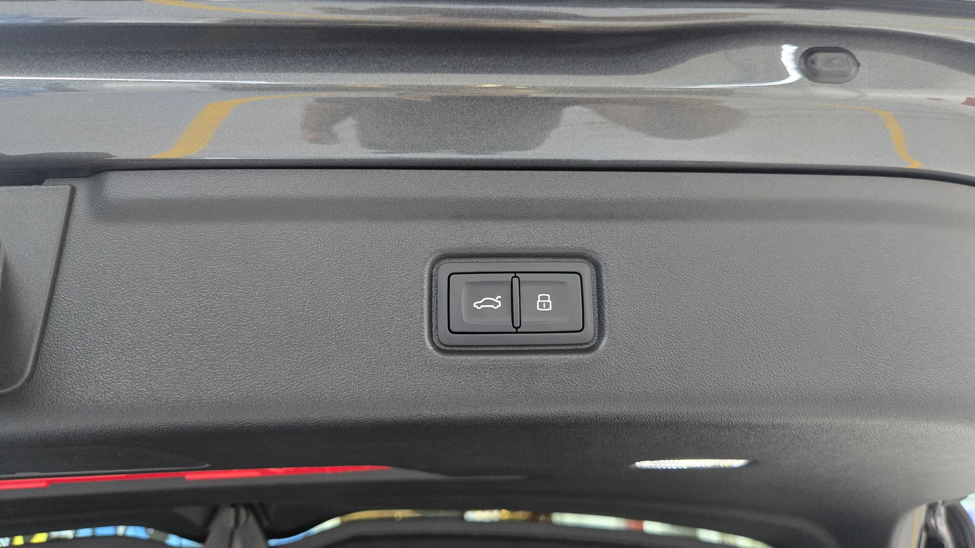 AUDI A6 Avant e-tron quattro-image-15