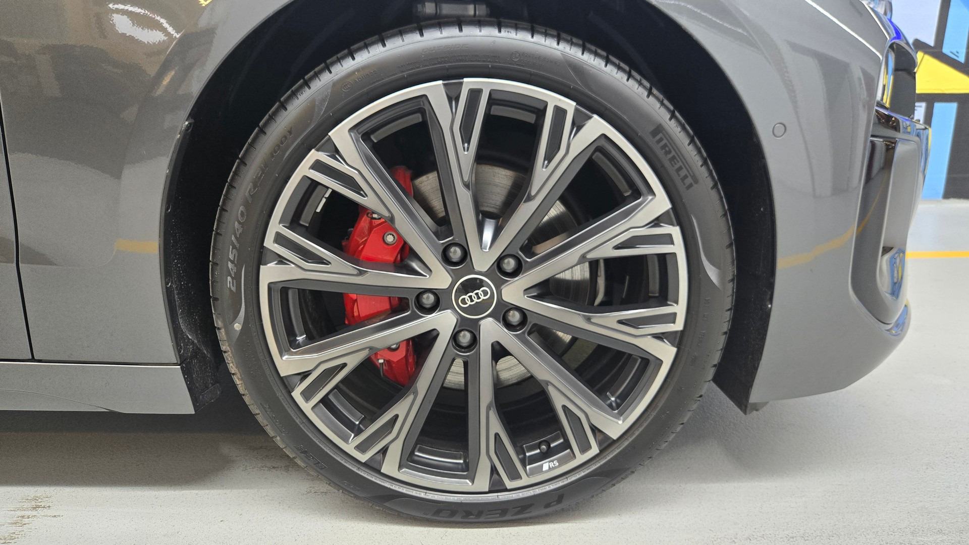 AUDI A6 Avant e-tron quattro-image-6