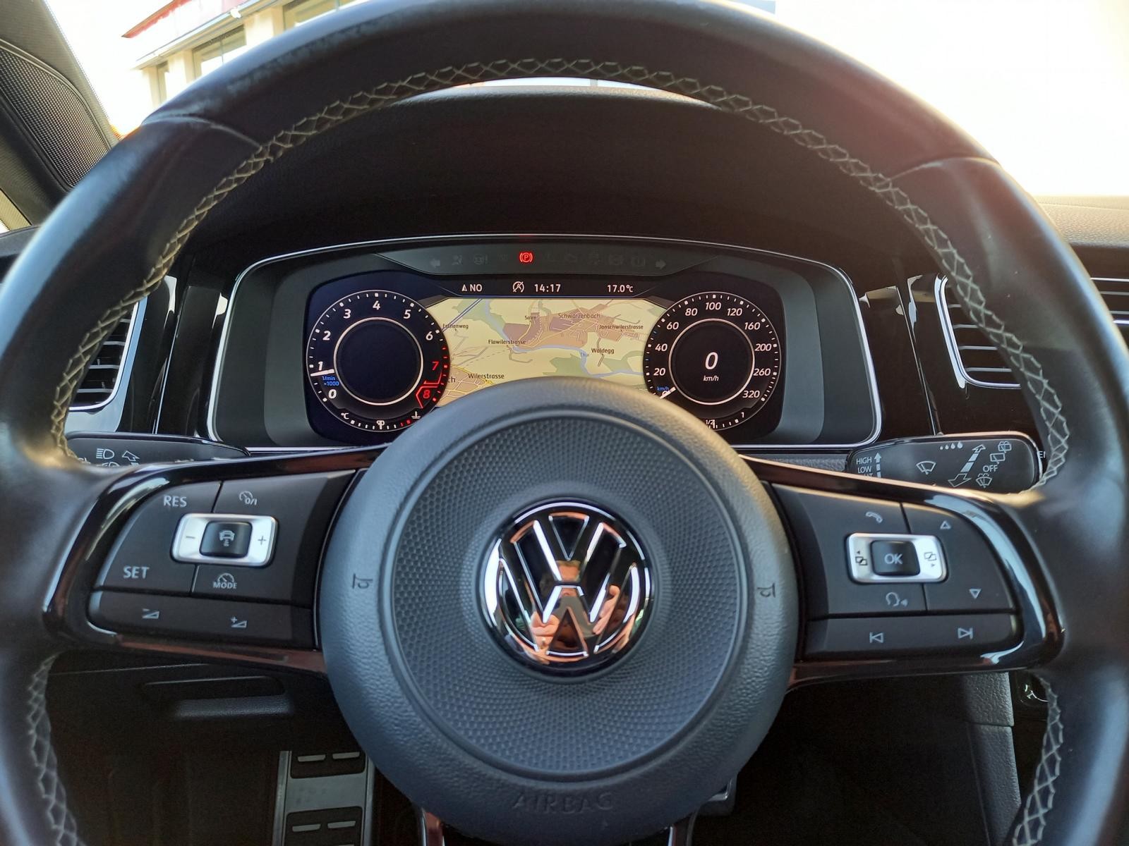 VW Golf 2.0 TSI R 4Motion *Handschalter*-image-6