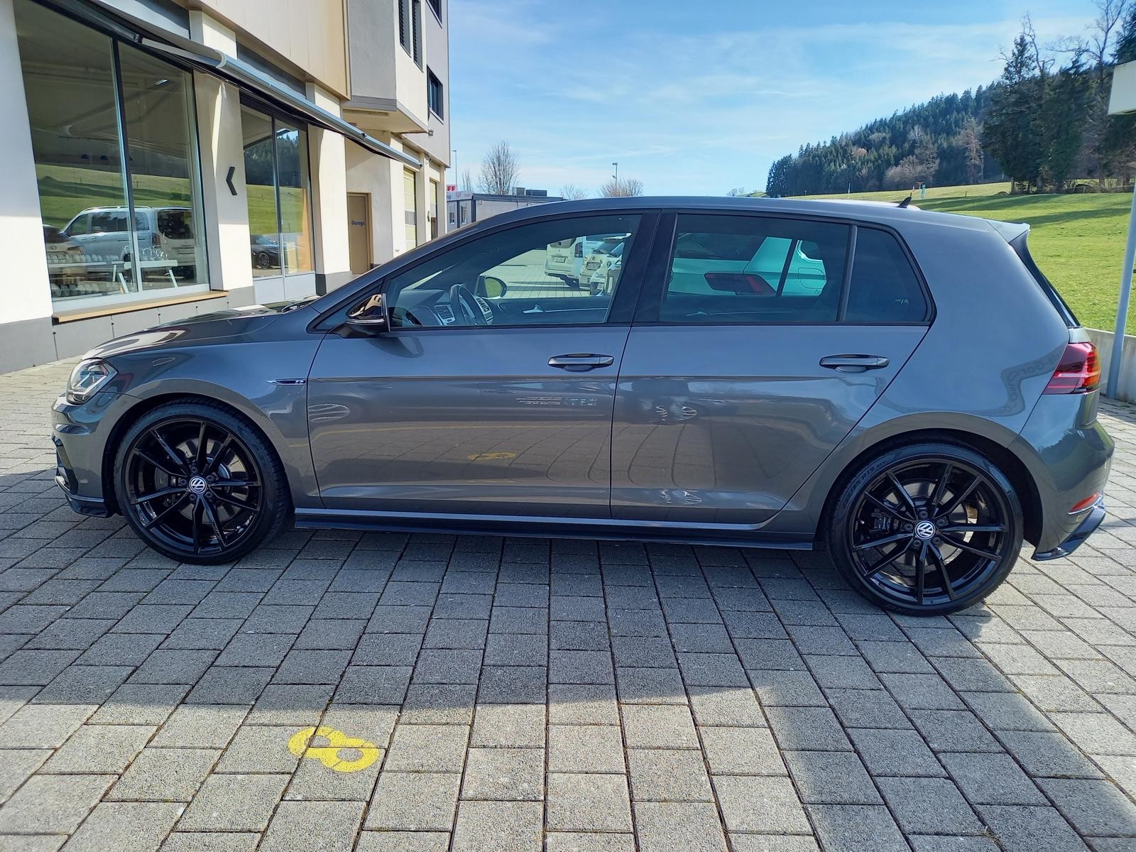 VW Golf 2.0 TSI R 4Motion *Handschalter*-showroom-element-2
