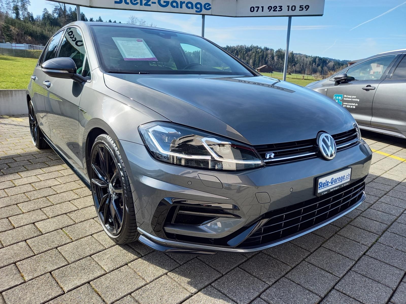 VW Golf 2.0 TSI R 4Motion *Handschalter*-showroom-element-3