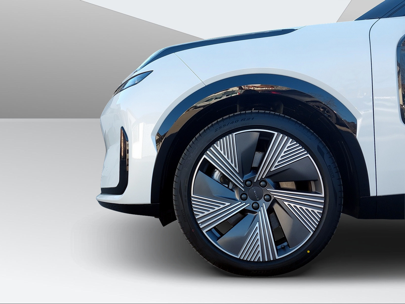 LYNK & CO 08-image-8