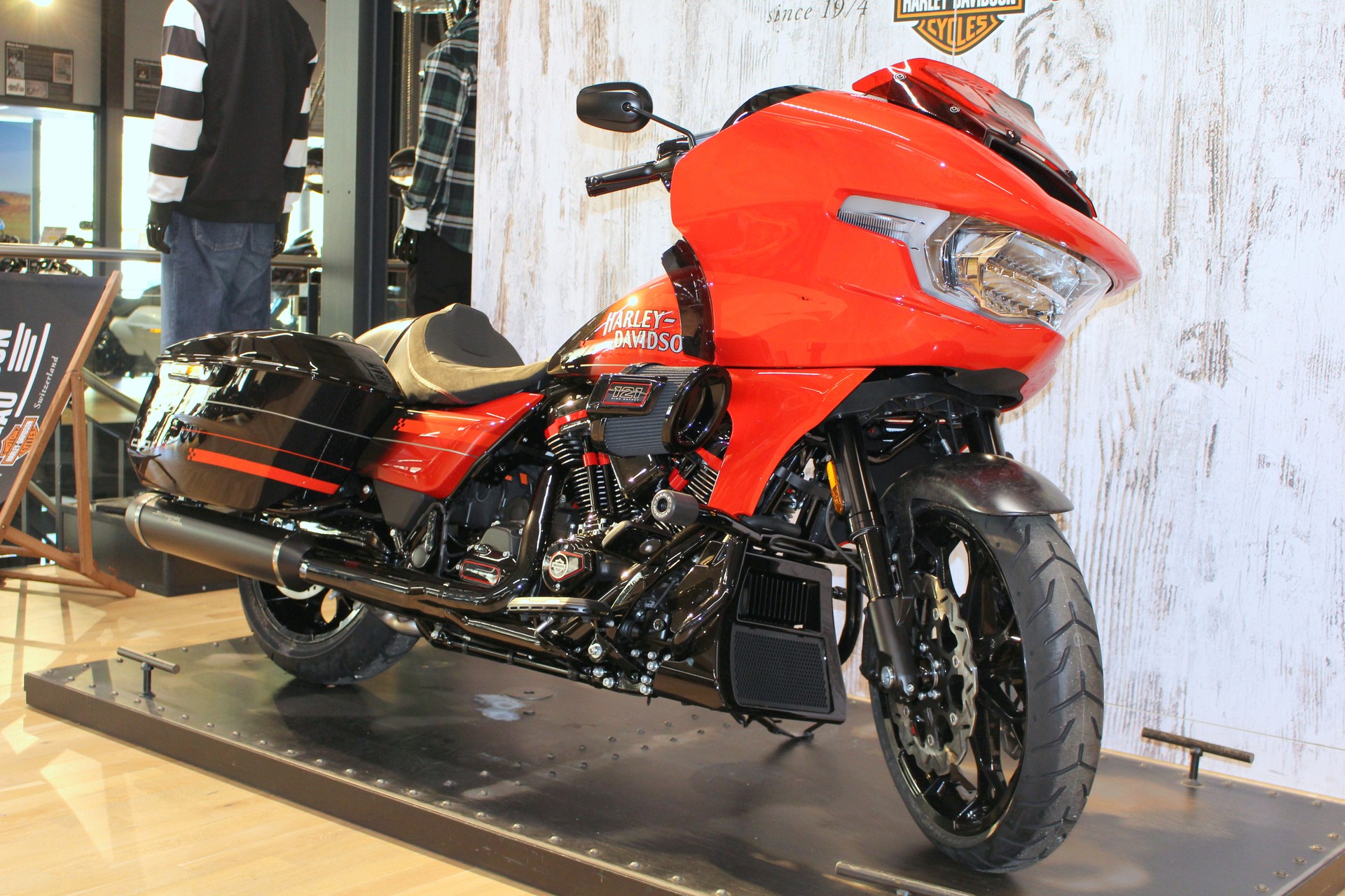 HARLEY-DAVIDSON FLTRXSTSE 121 CVO Road Glide ST-image-2