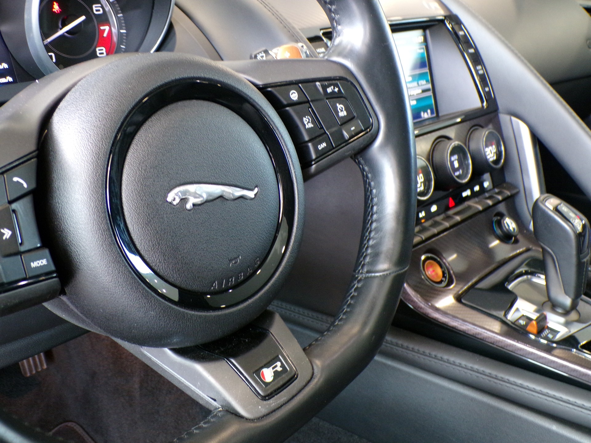 JAGUAR F-Type Coupé R 5.0 V8 S/C-image-14
