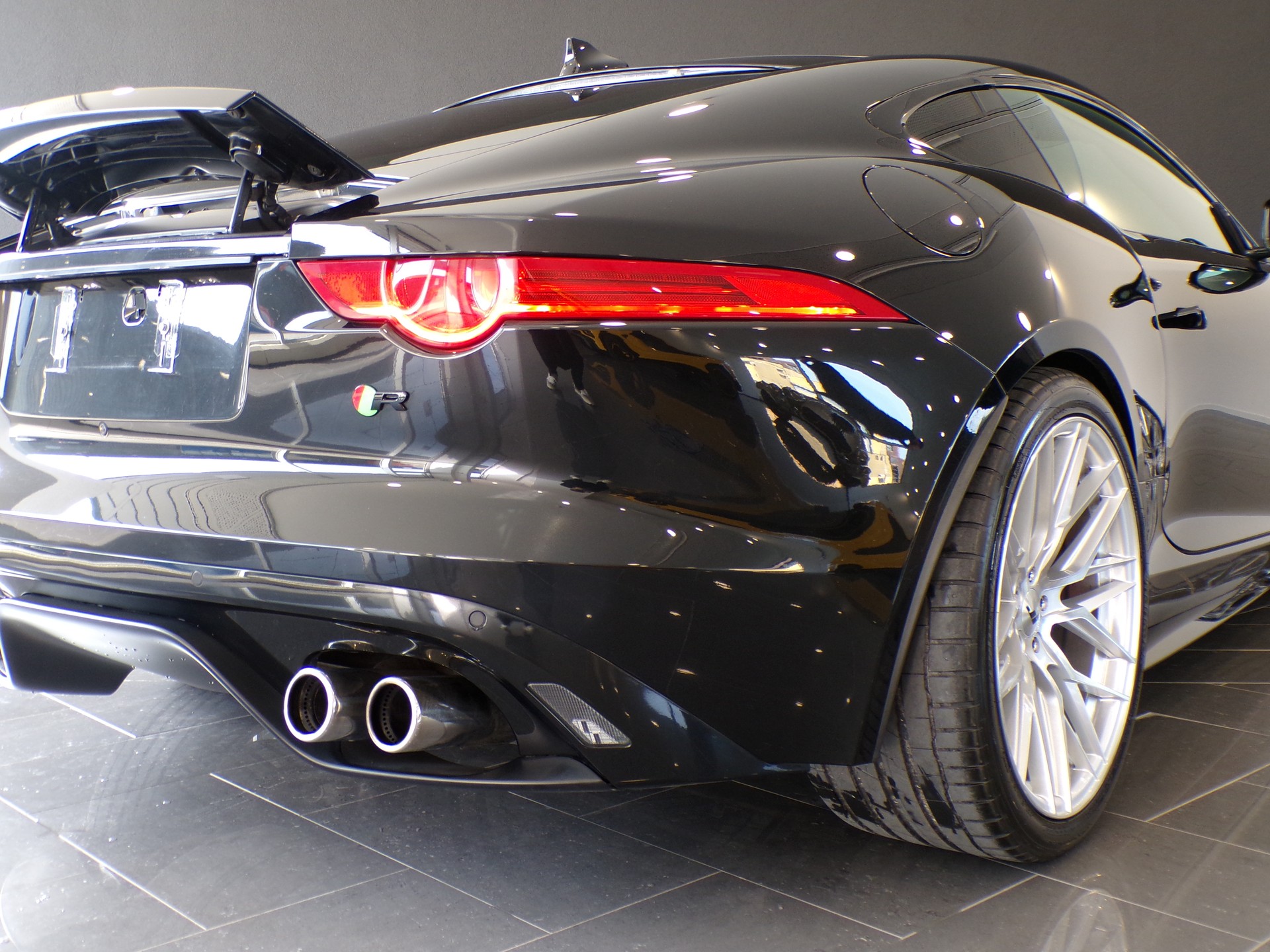 JAGUAR F-Type Coupé R 5.0 V8 S/C-image-9