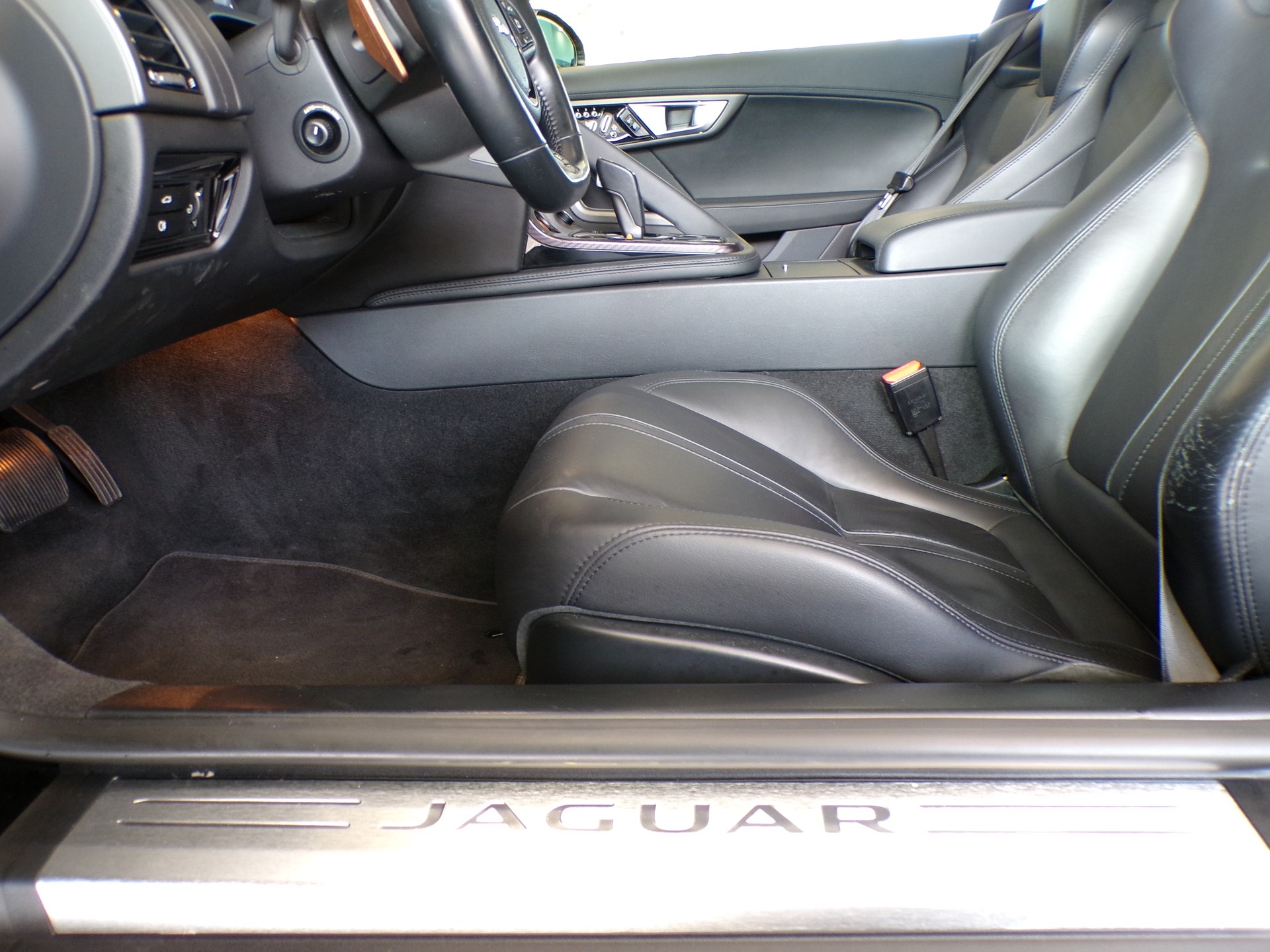 JAGUAR F-Type Coupé R 5.0 V8 S/C-image-18
