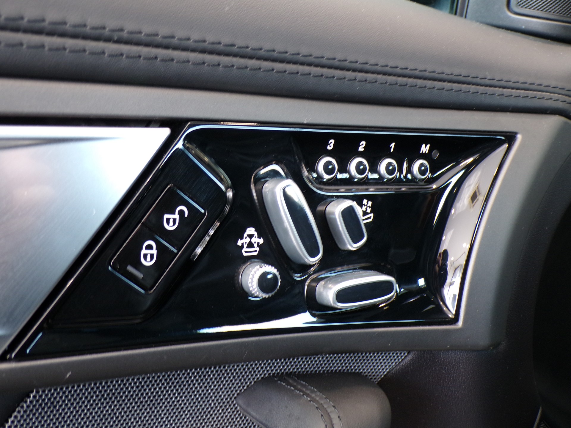 JAGUAR F-Type Coupé R 5.0 V8 S/C-image-15