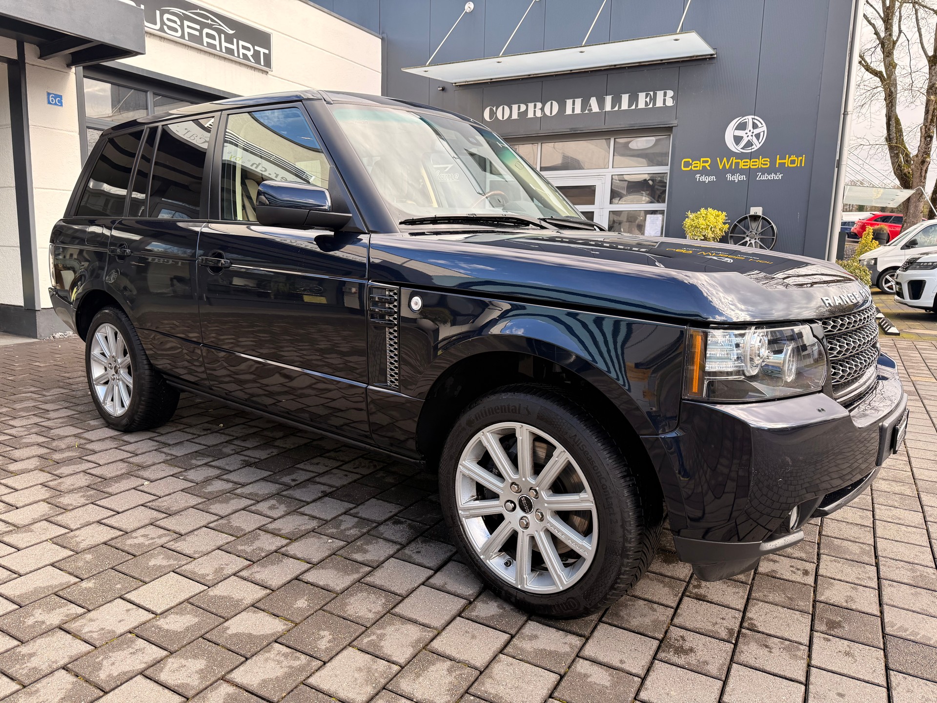 LAND ROVER Range Rover 4.4 TDV8 Vogue Automatic-image-6