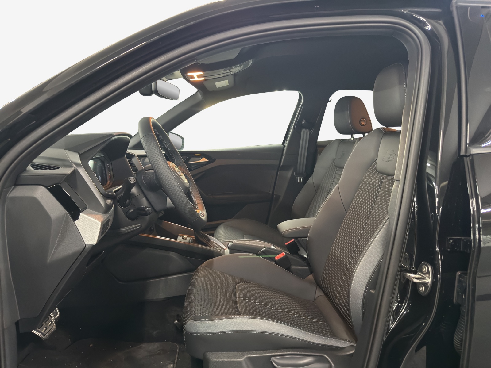 AUDI A1 allstreet 30 TFSI Attraction S-tronic-image-7