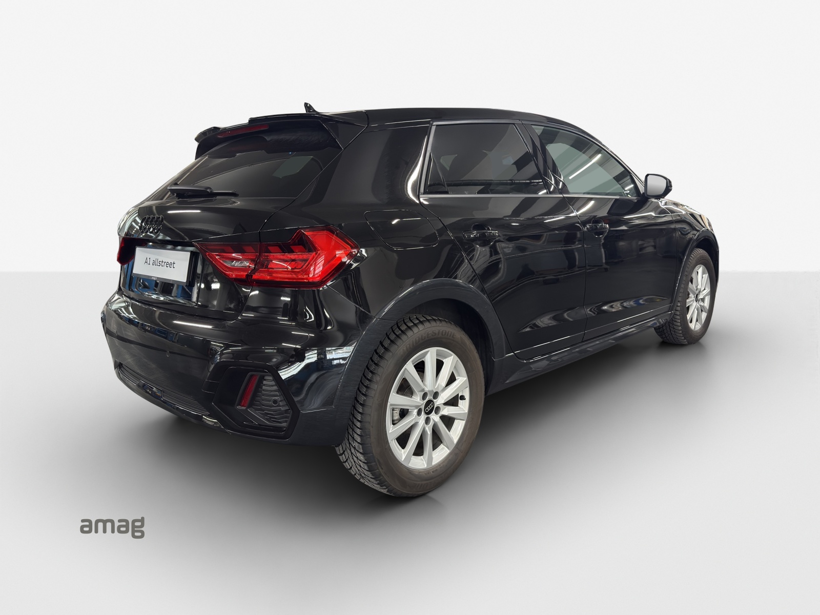 AUDI A1 allstreet 30 TFSI Attraction S-tronic-image-4