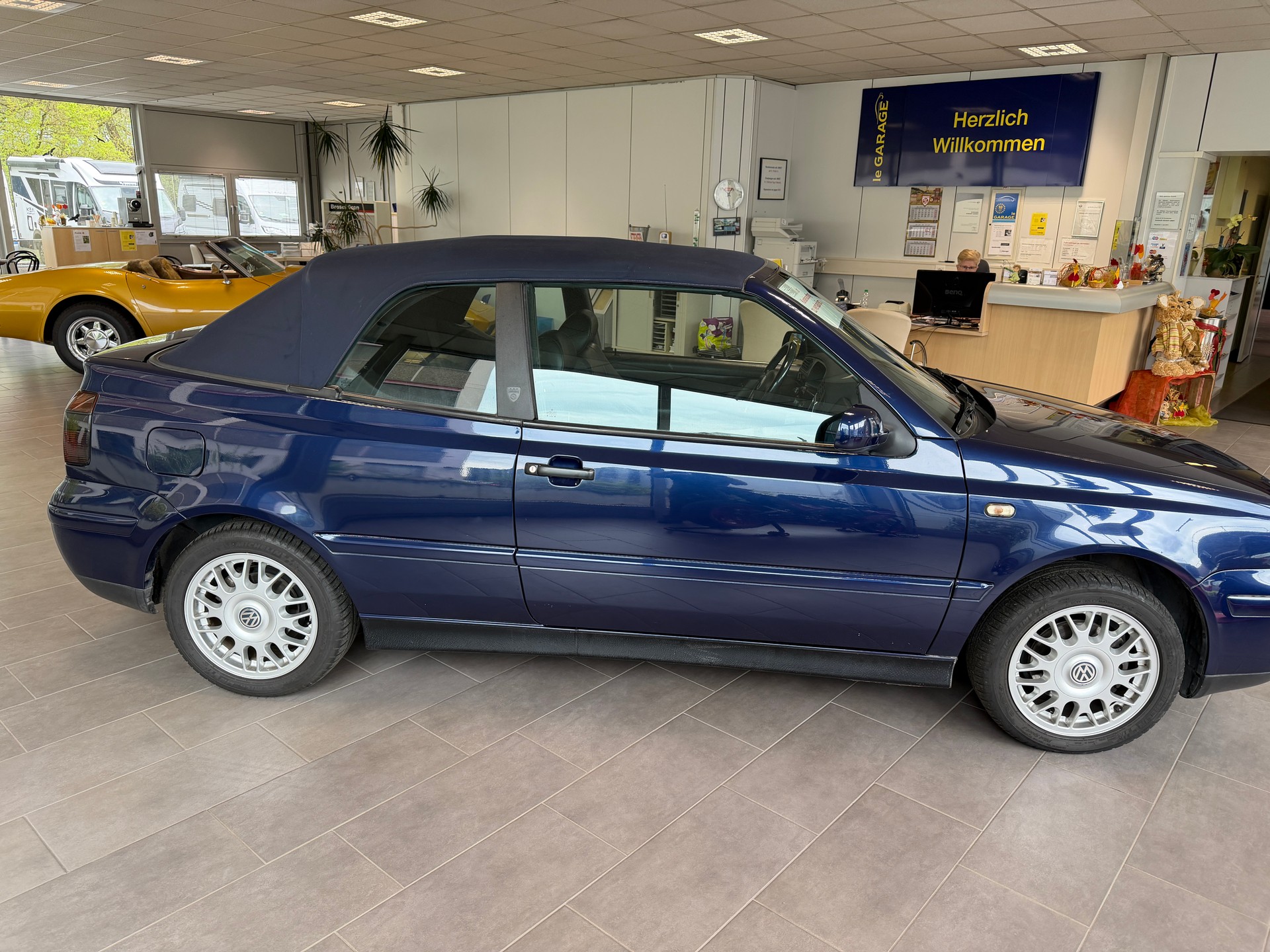 VW Golf Cabriolet 2000 Highline Sunshine-showroom-element-2