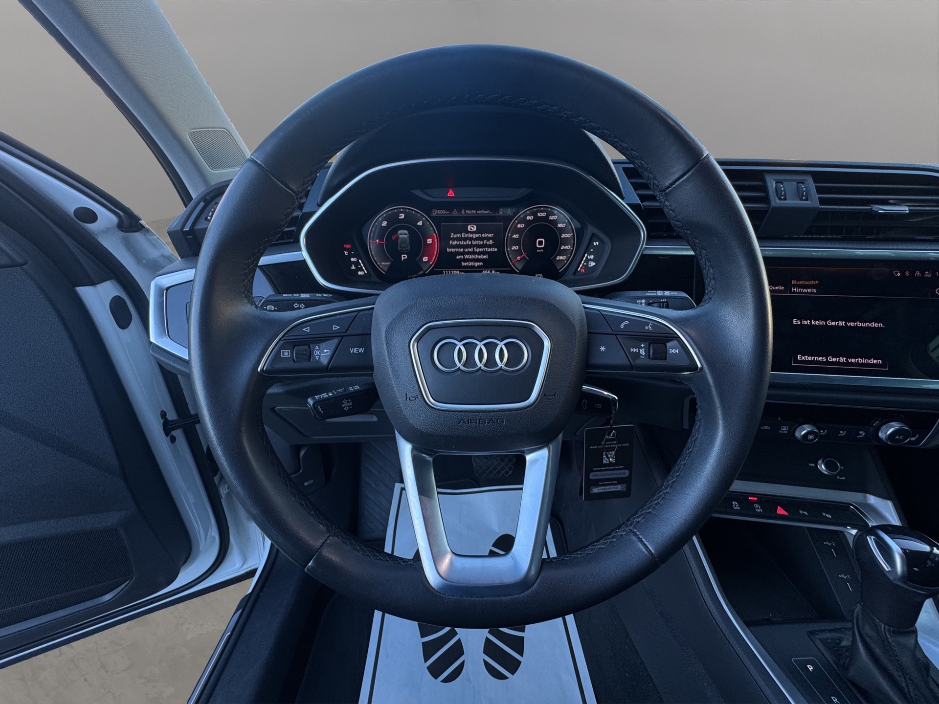 AUDI Q3 35 TDI S line quattro S-tronic-image-8