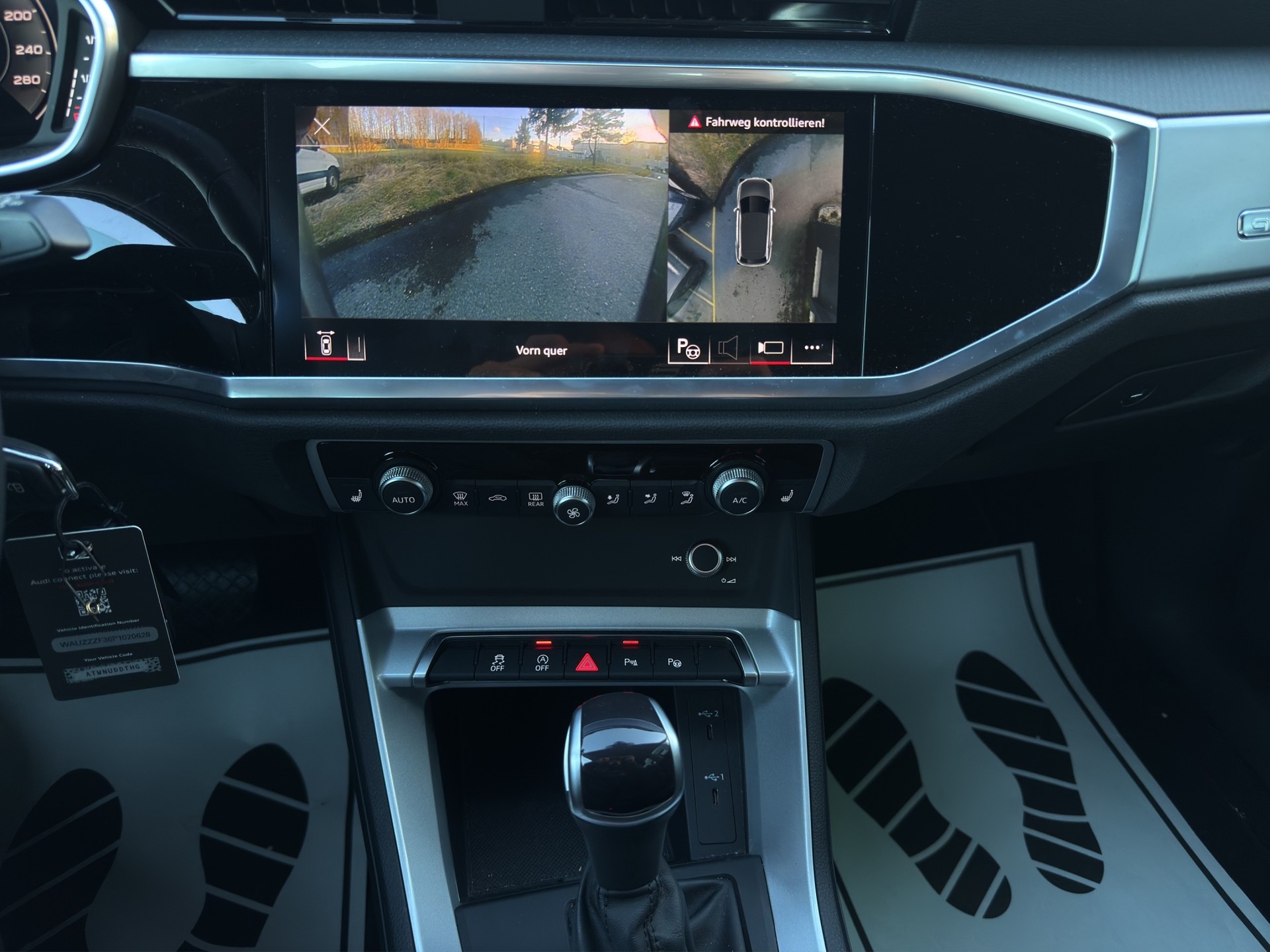 AUDI Q3 35 TDI S line quattro S-tronic-image-12