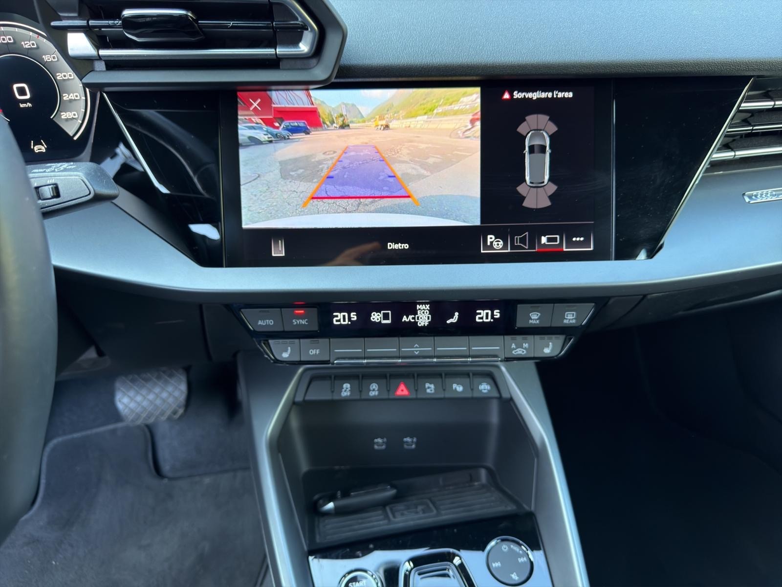 AUDI A3 Sportback 35 TFSI Attraction S-tronic-image-11