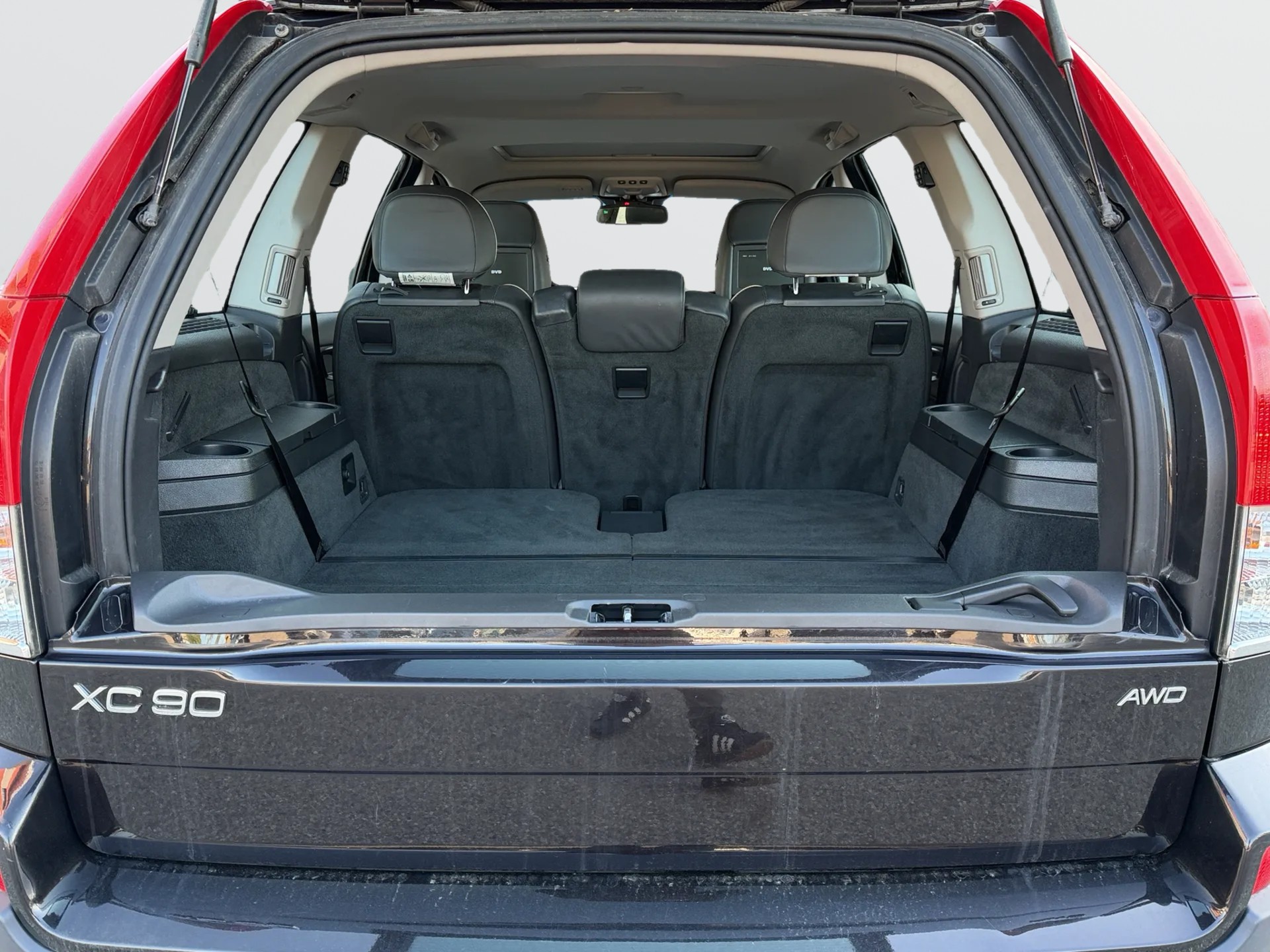 VOLVO XC90 D5 AWD Executive Geartronic 7 Places-image-13