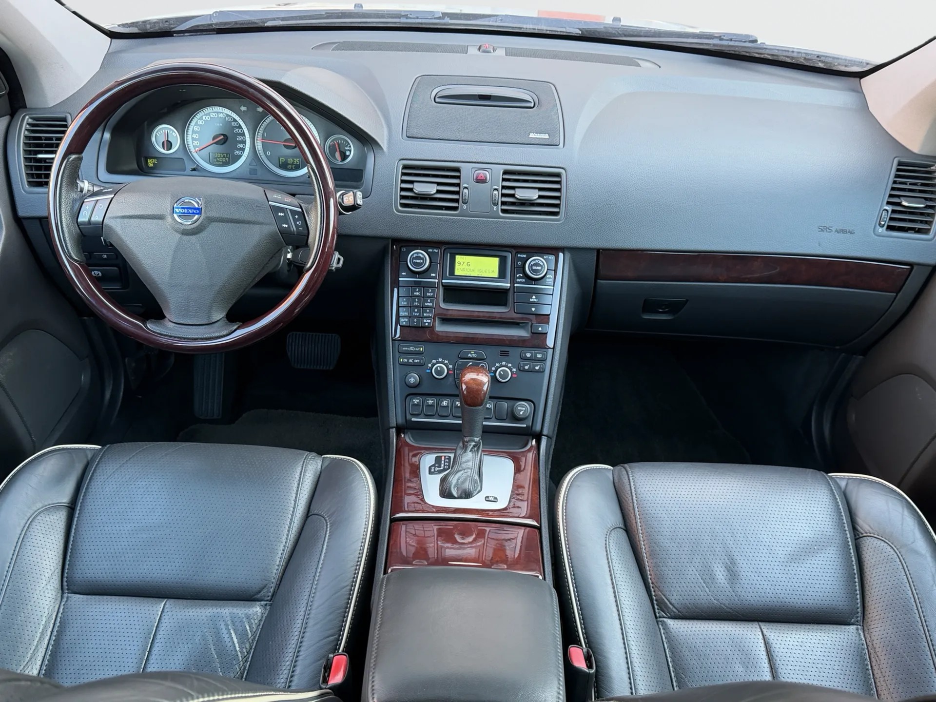 VOLVO XC90 D5 AWD Executive Geartronic 7 Places-image-14