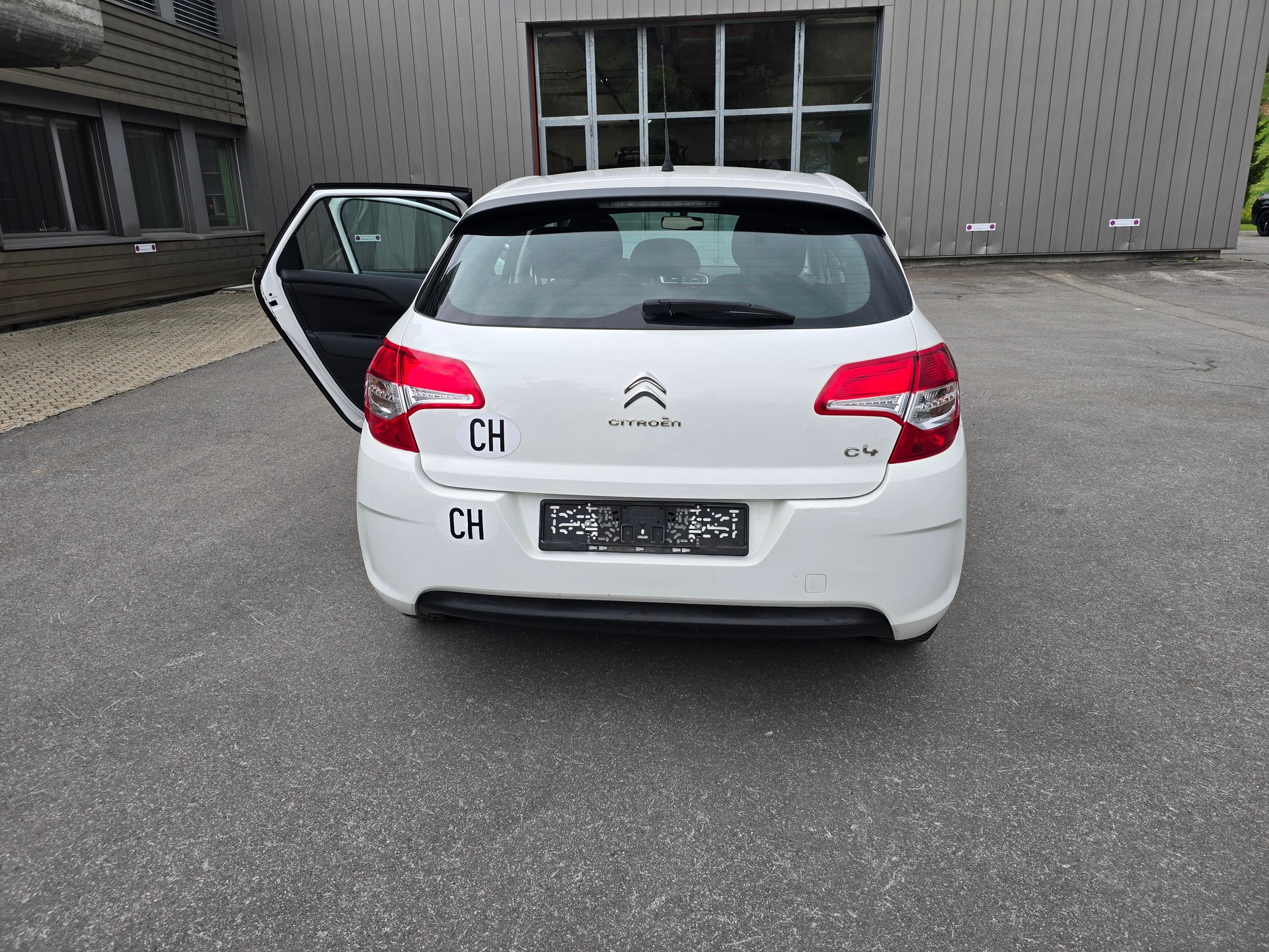 CITROEN C4 Berline 1.4 VTi Attraction-image-6