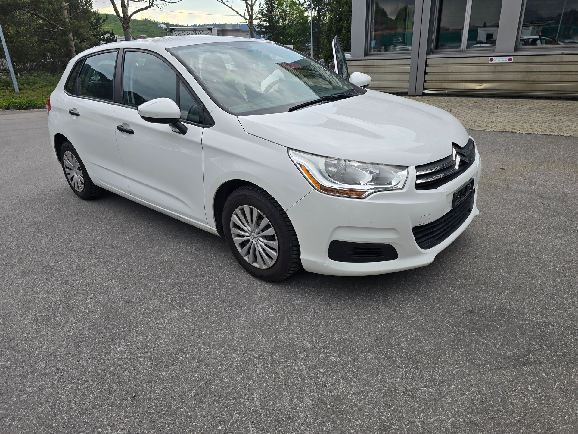 CITROEN C4 Berline 1.4 VTi Attraction-image-2