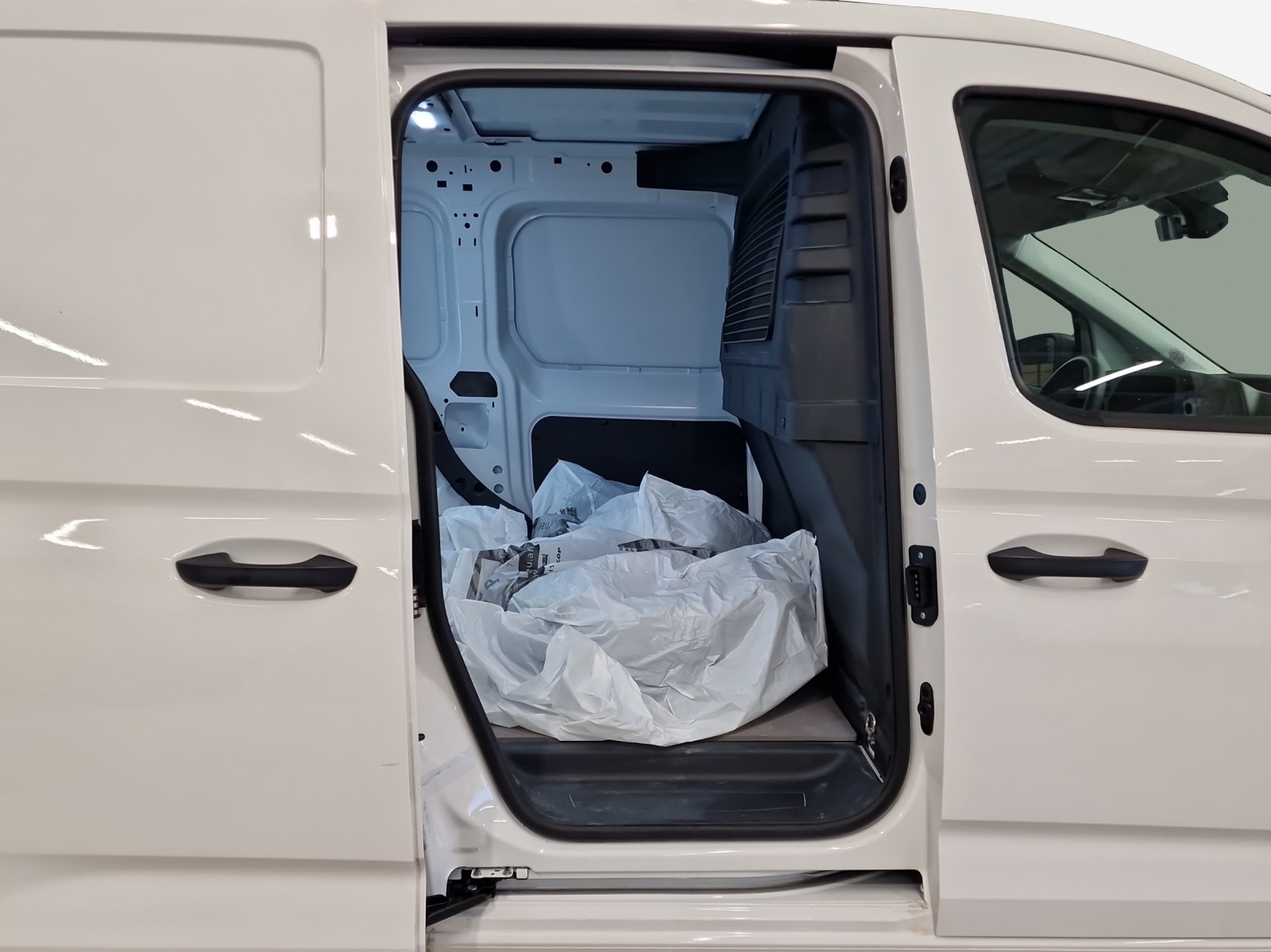 VW Caddy Cargo 2.0TDI-image-8