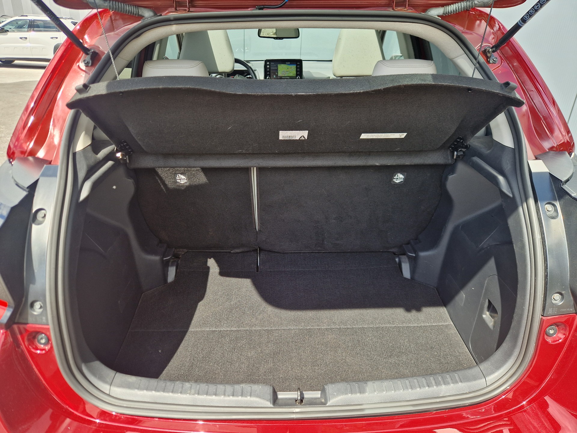 TOYOTA Yaris 1.5 PremierEd e-CVT-image-11