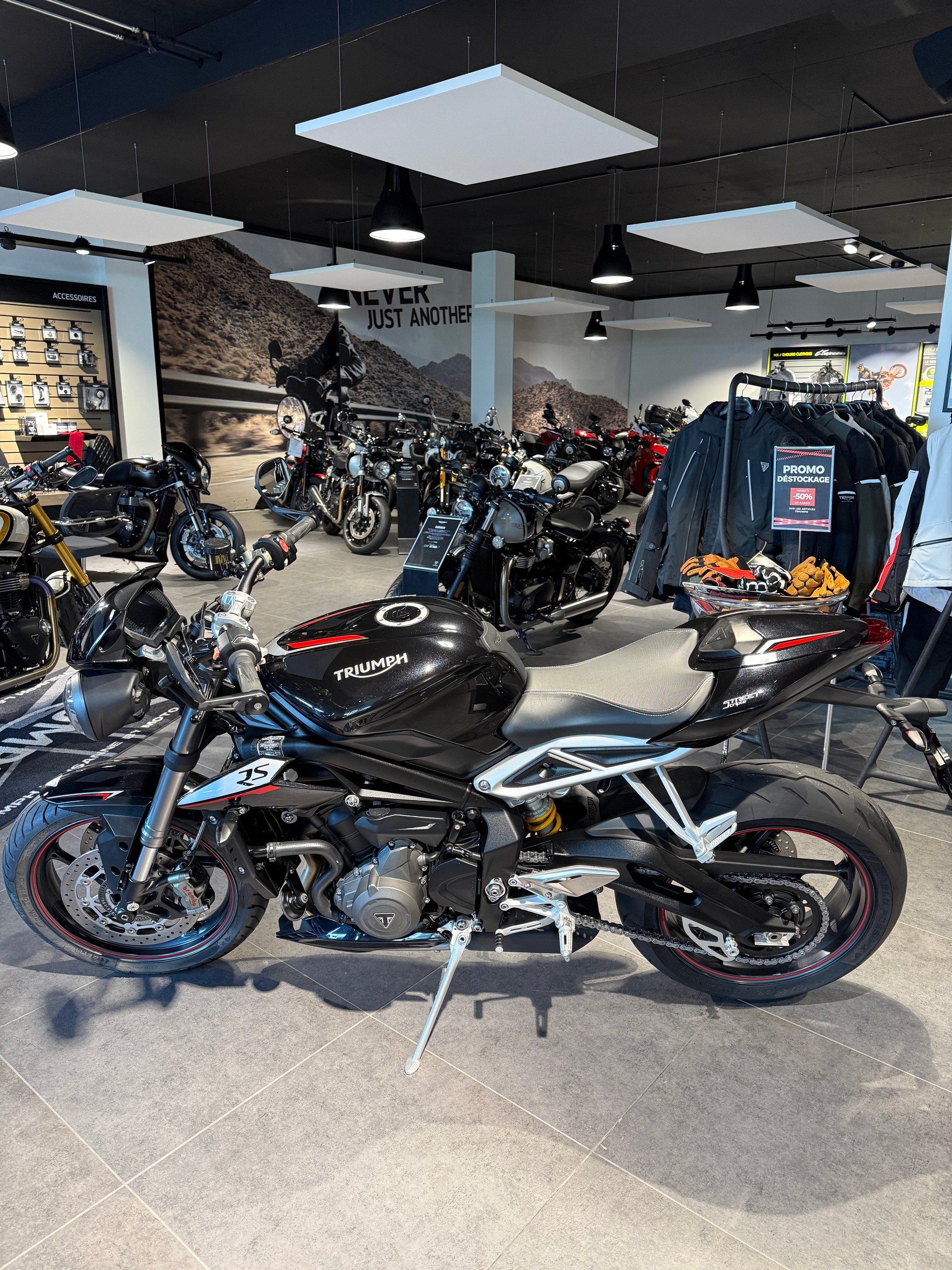 TRIUMPH Street Triple RS 765 ABS-image-1