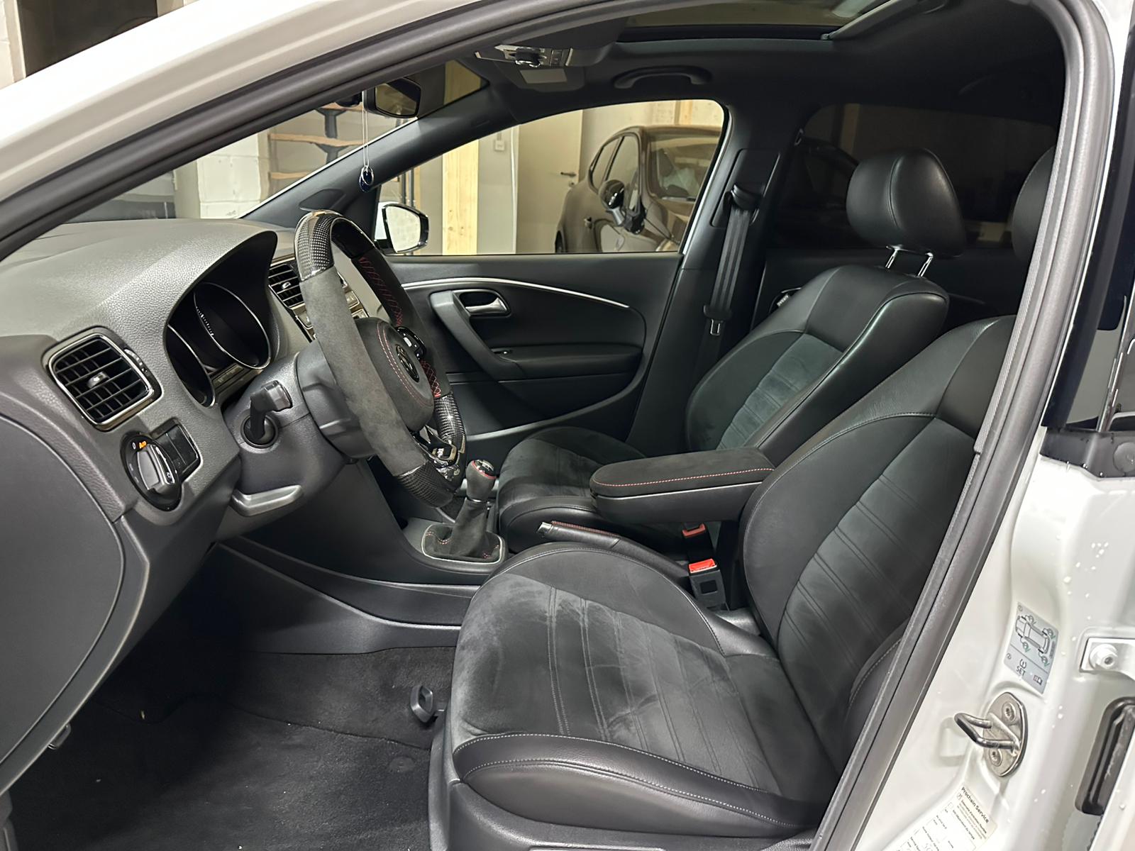 VW Polo 1.8 TSI GTI-image-9