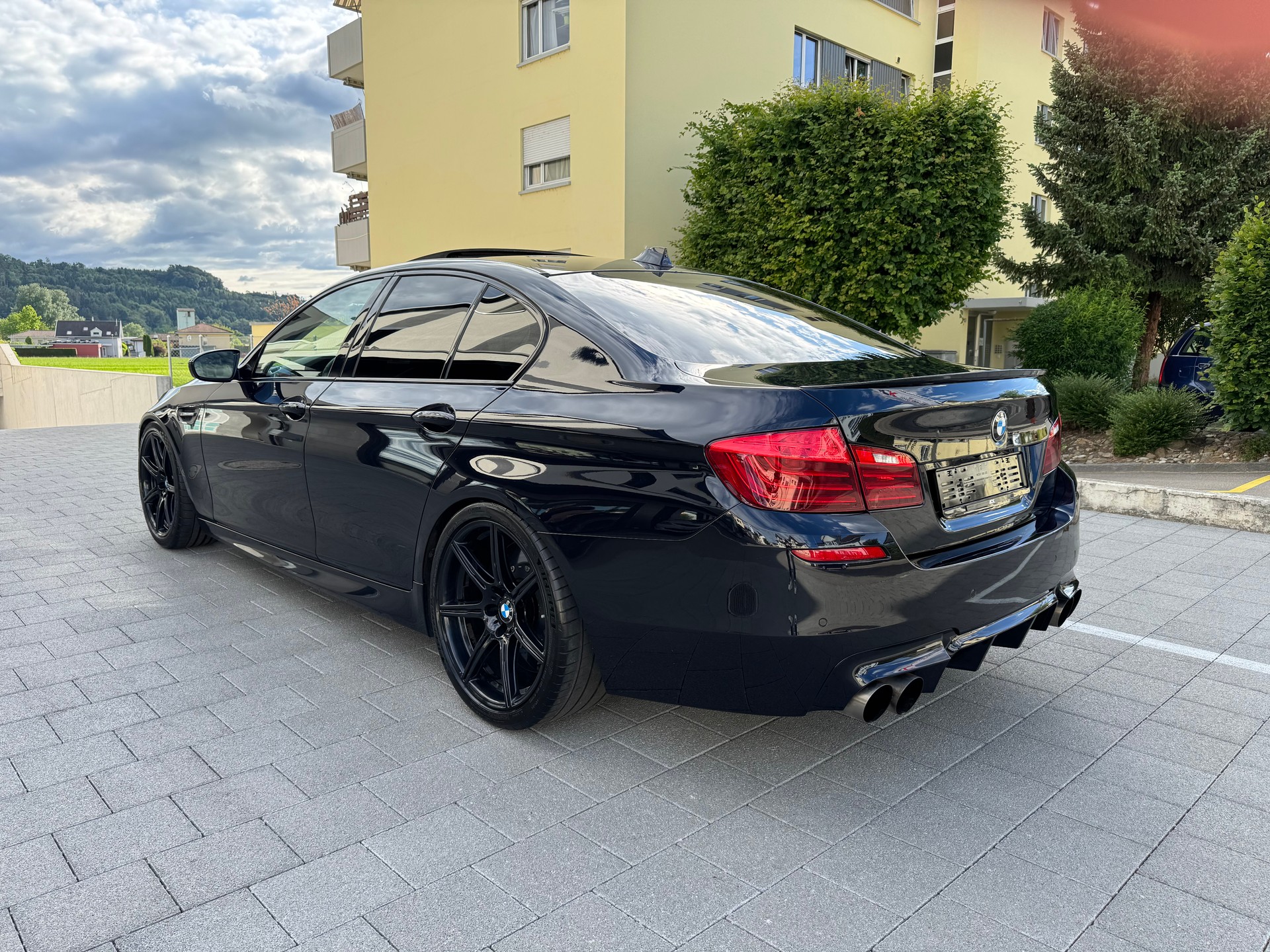 BMW M5 Drivelogic-showroom-element-2