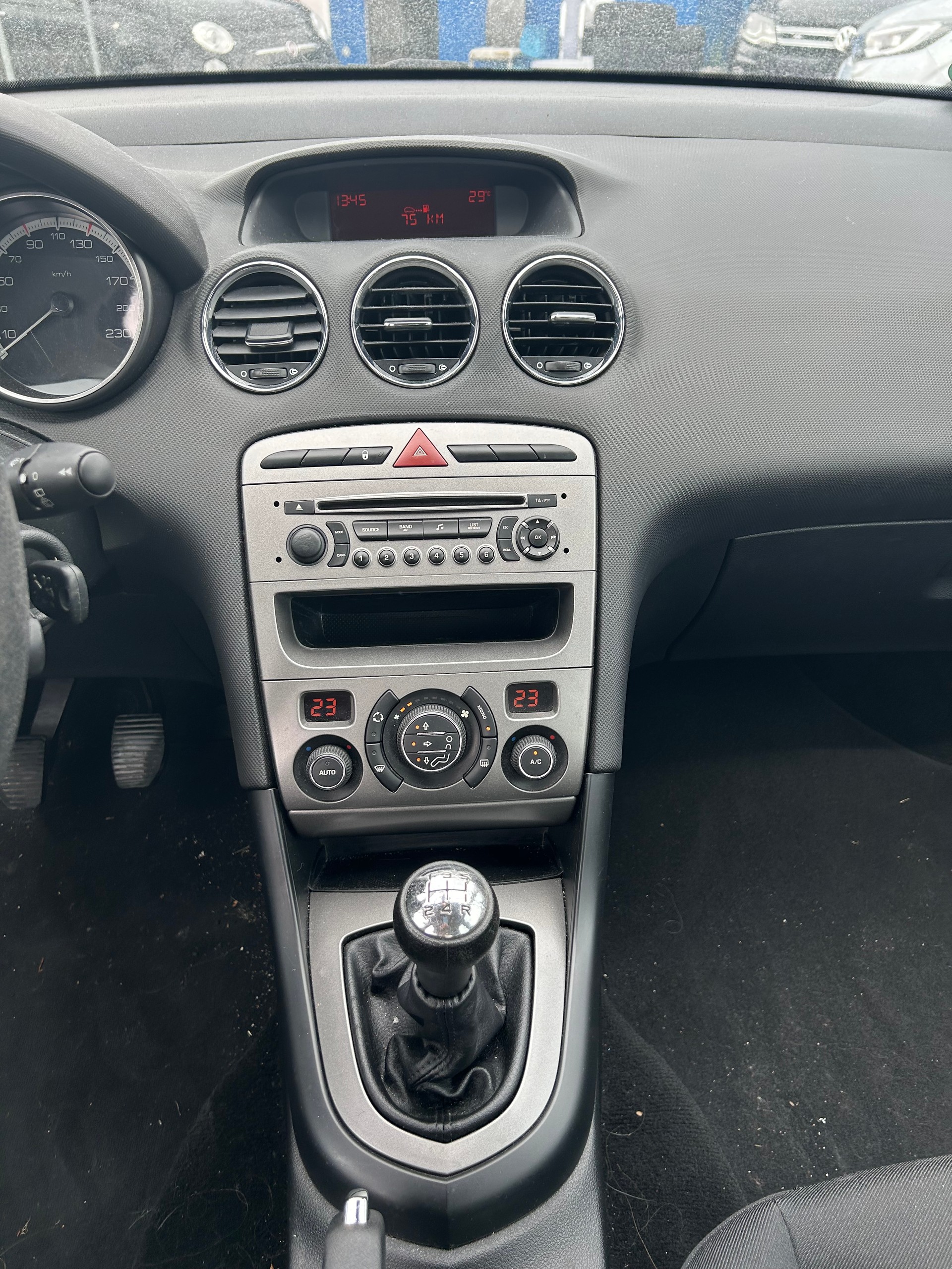 PEUGEOT 308 1.6 16V VTI Sport-image-7