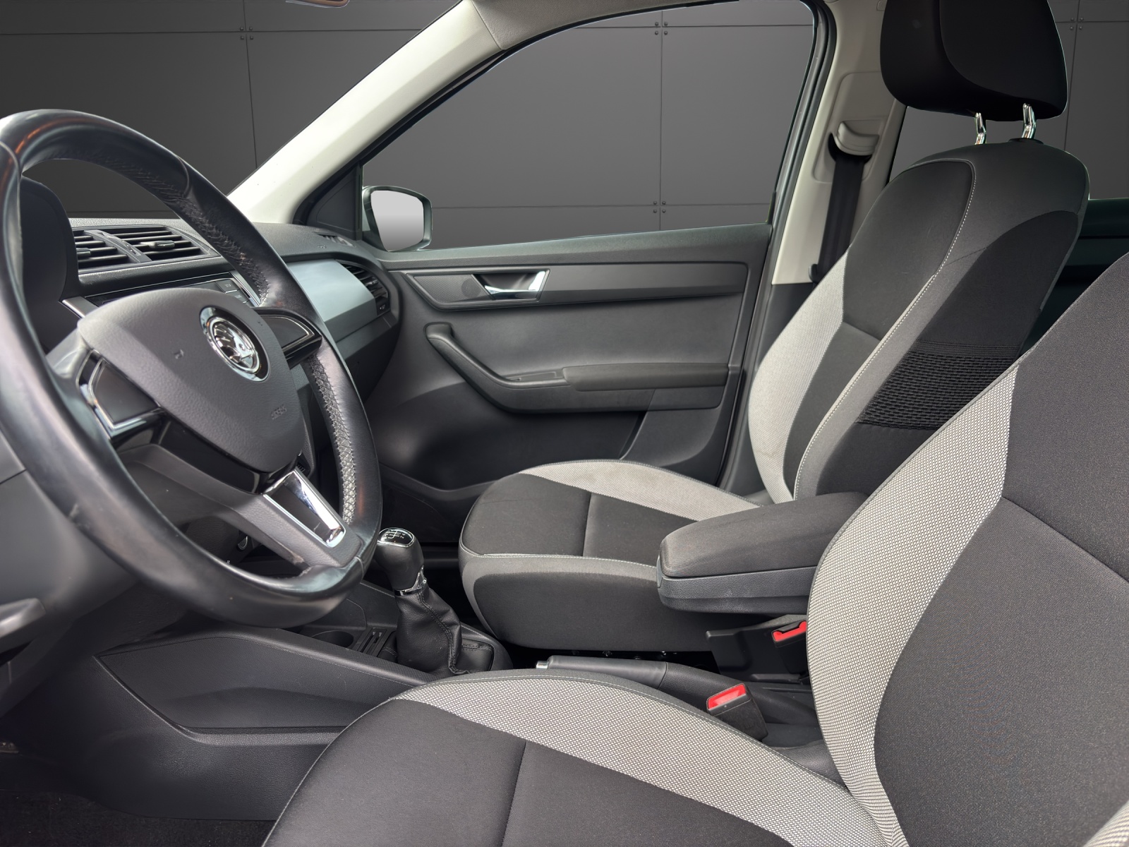 SKODA Fabia 1.2 TSI Ambition-showroom-element-2
