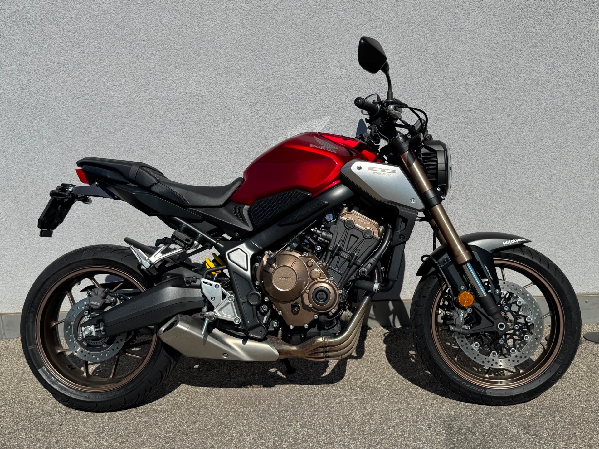 HONDA CB 650 R ABS-showroom-element-1