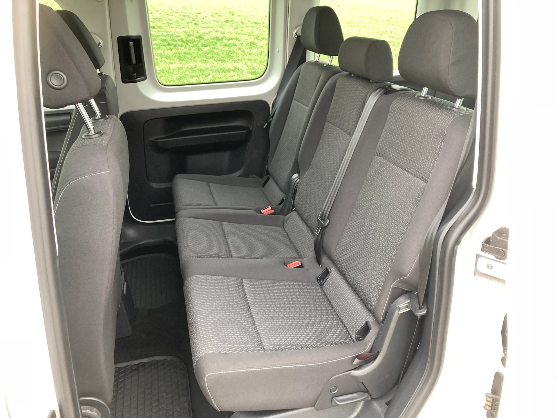 VW Caddy 2.0TDI 4Motion BlueMotion Technology-image-7