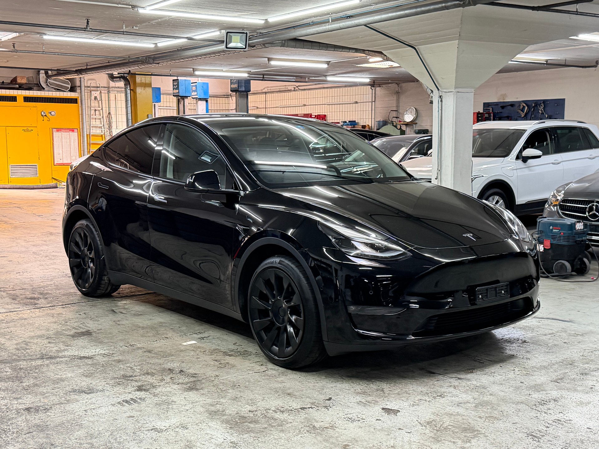 TESLA Model Y Long Range
