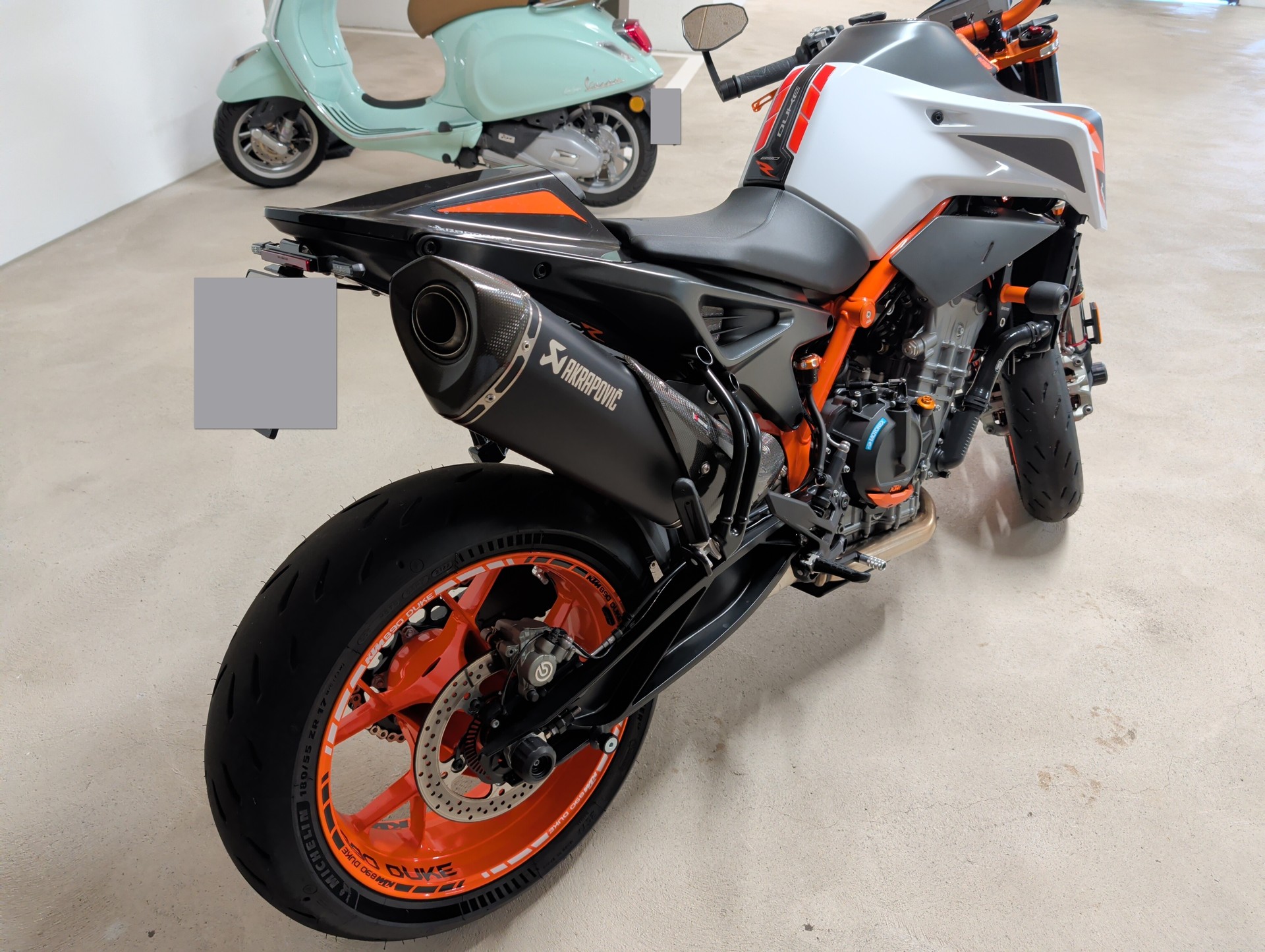KTM 890 Duke R mit viel Zubehör-image-2