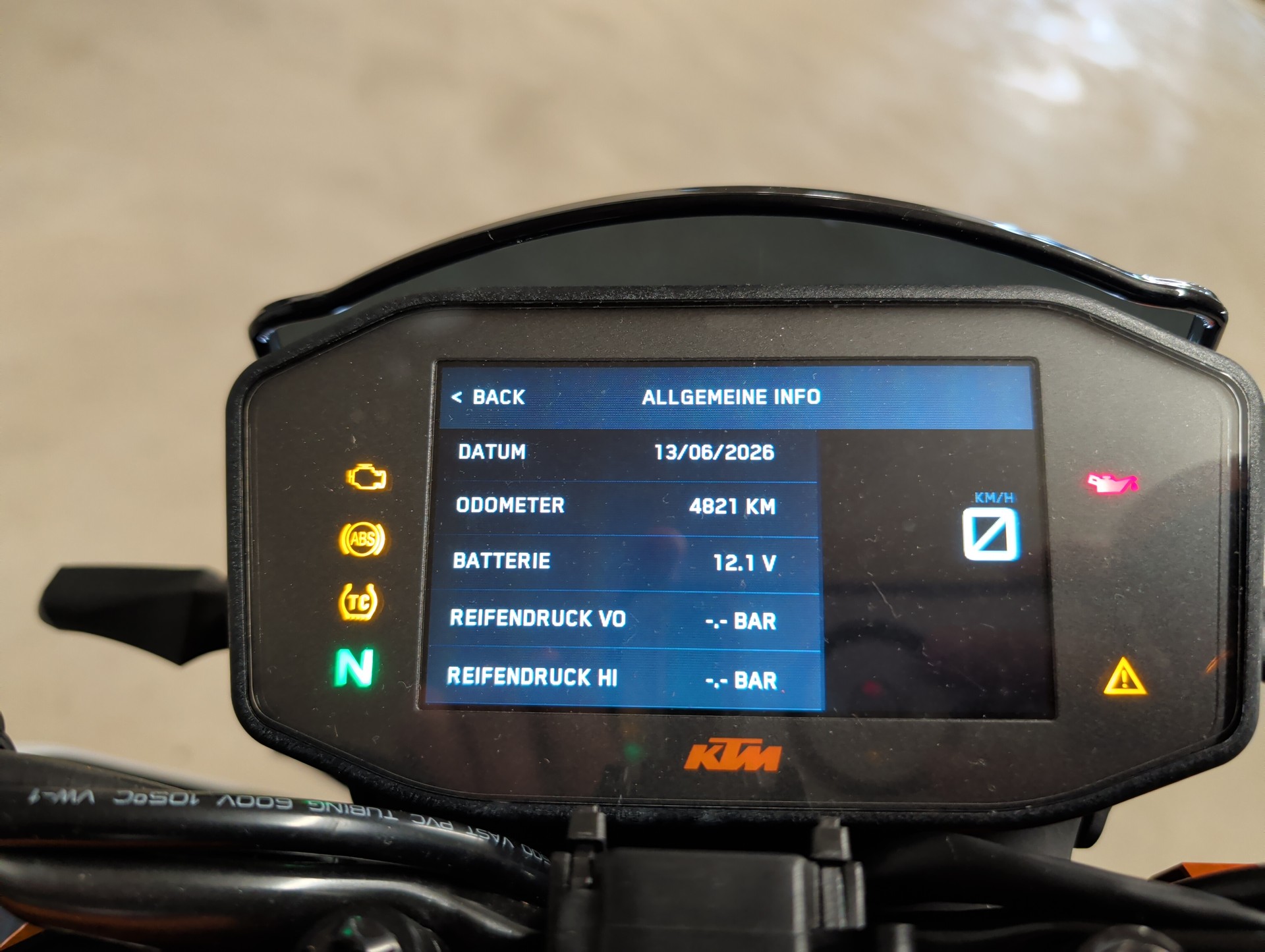 KTM 890 Duke R mit viel Zubehör-image-9